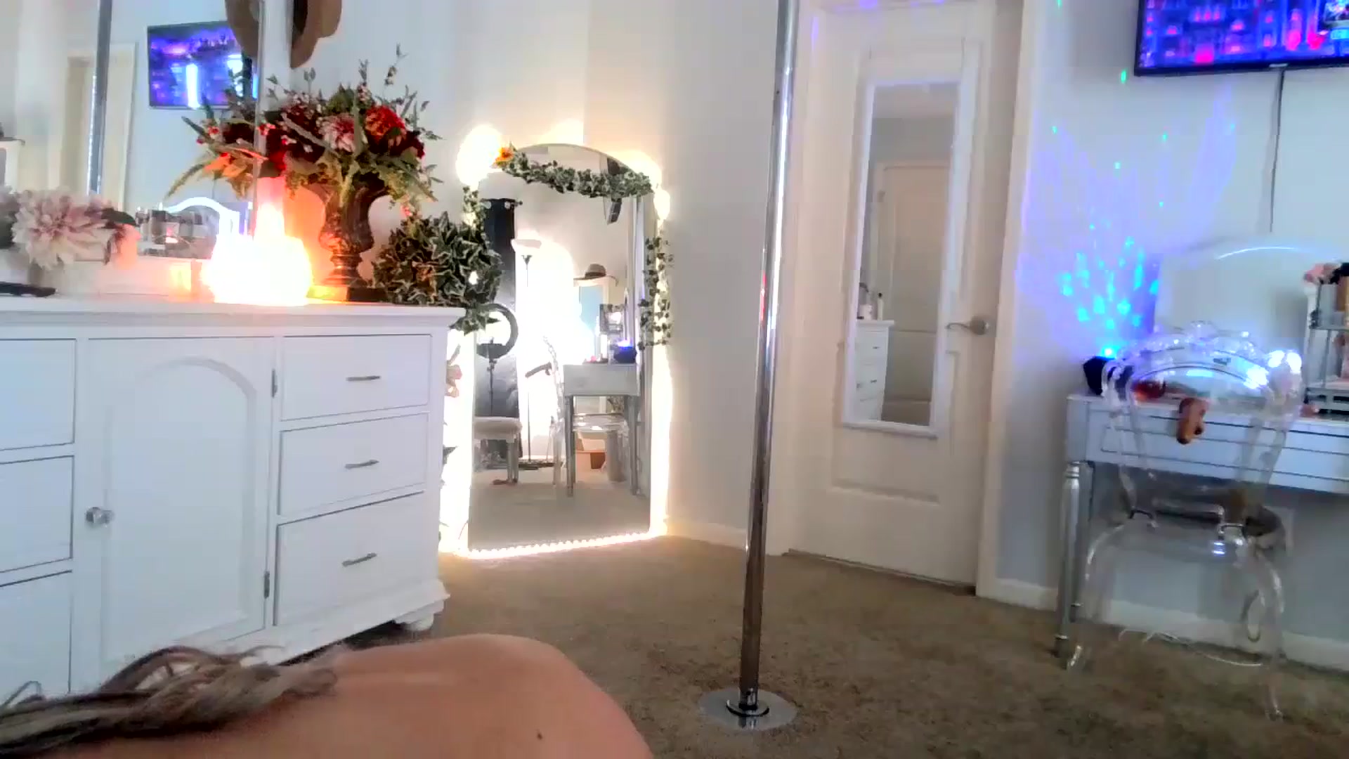 Gallery image thumbnail from MsMarilyn's myfreecams stream on, 01/22/2024, 19:55 image 4 of 20