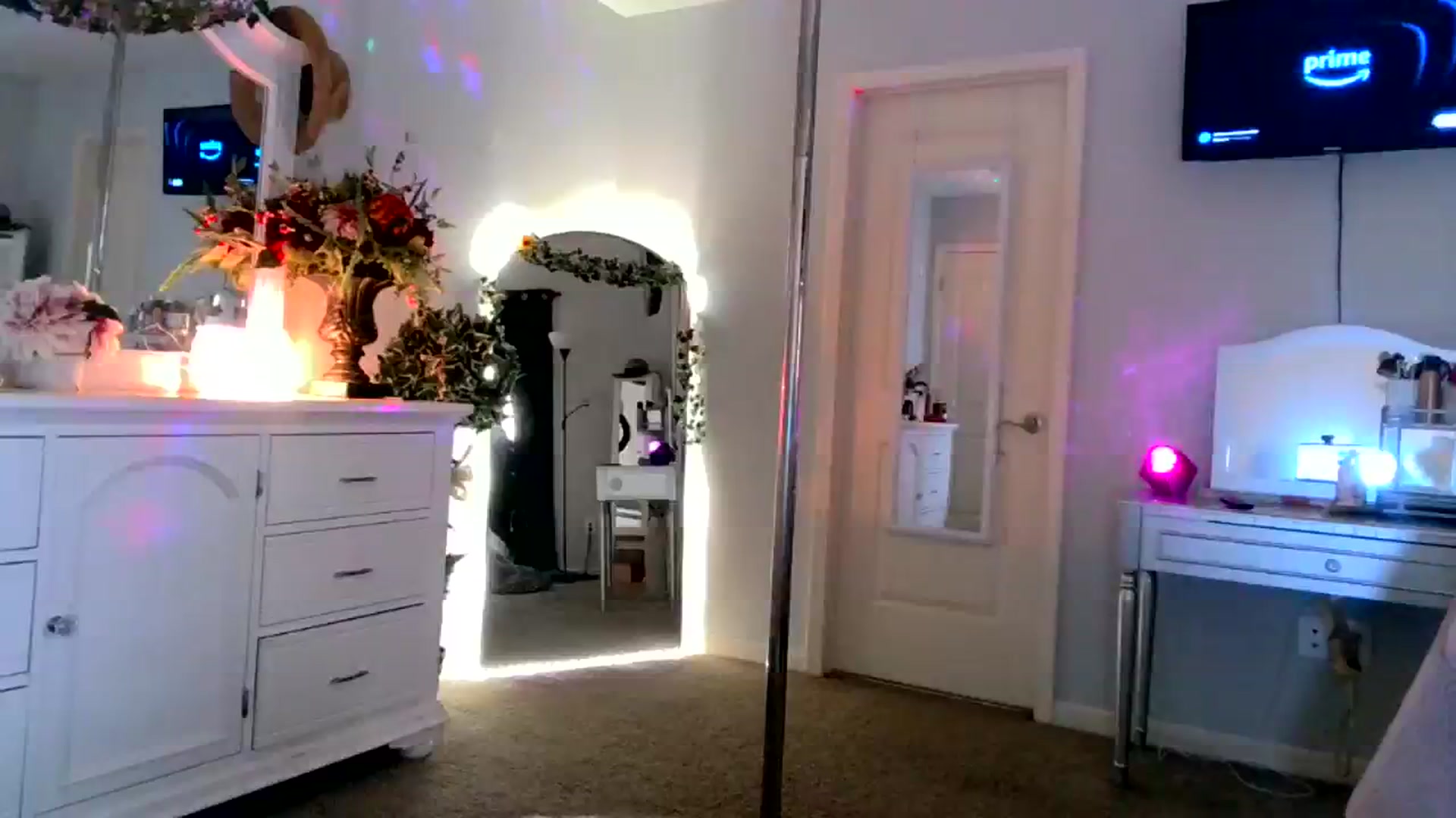 Gallery image thumbnail from MsMarilyn's myfreecams stream on, 01/23/2024, 16:12 image 6 of 20
