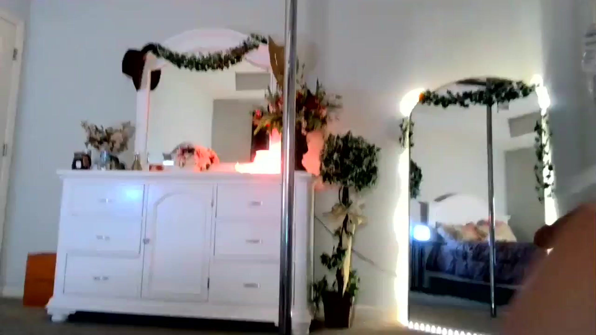 Gallery image thumbnail from MsMarilyn's myfreecams stream on, 01/23/2024, 17:25 image 5 of 20