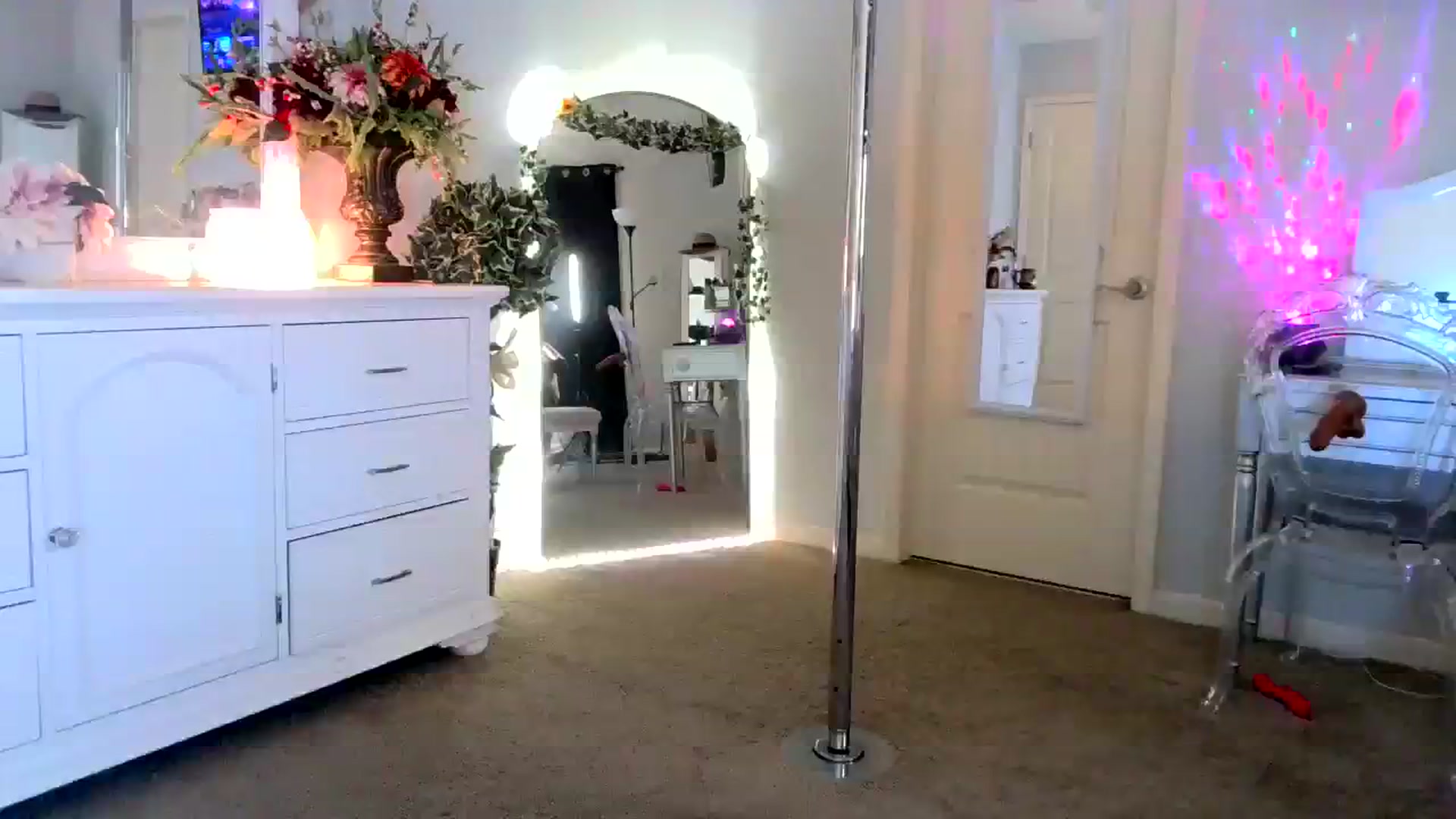Gallery image thumbnail from MsMarilyn's myfreecams stream on, 01/23/2024, 17:51 image 14 of 20