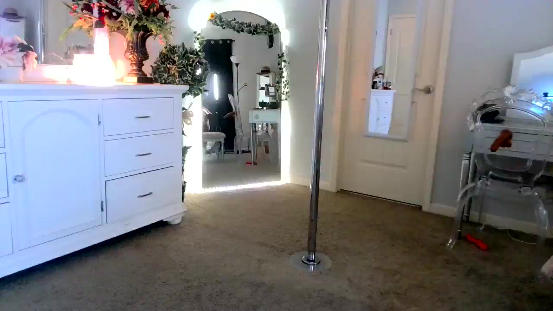Gallery image thumbnail from MsMarilyn's myfreecams stream on, 01/23/2024, 17:51 image 11 of 20