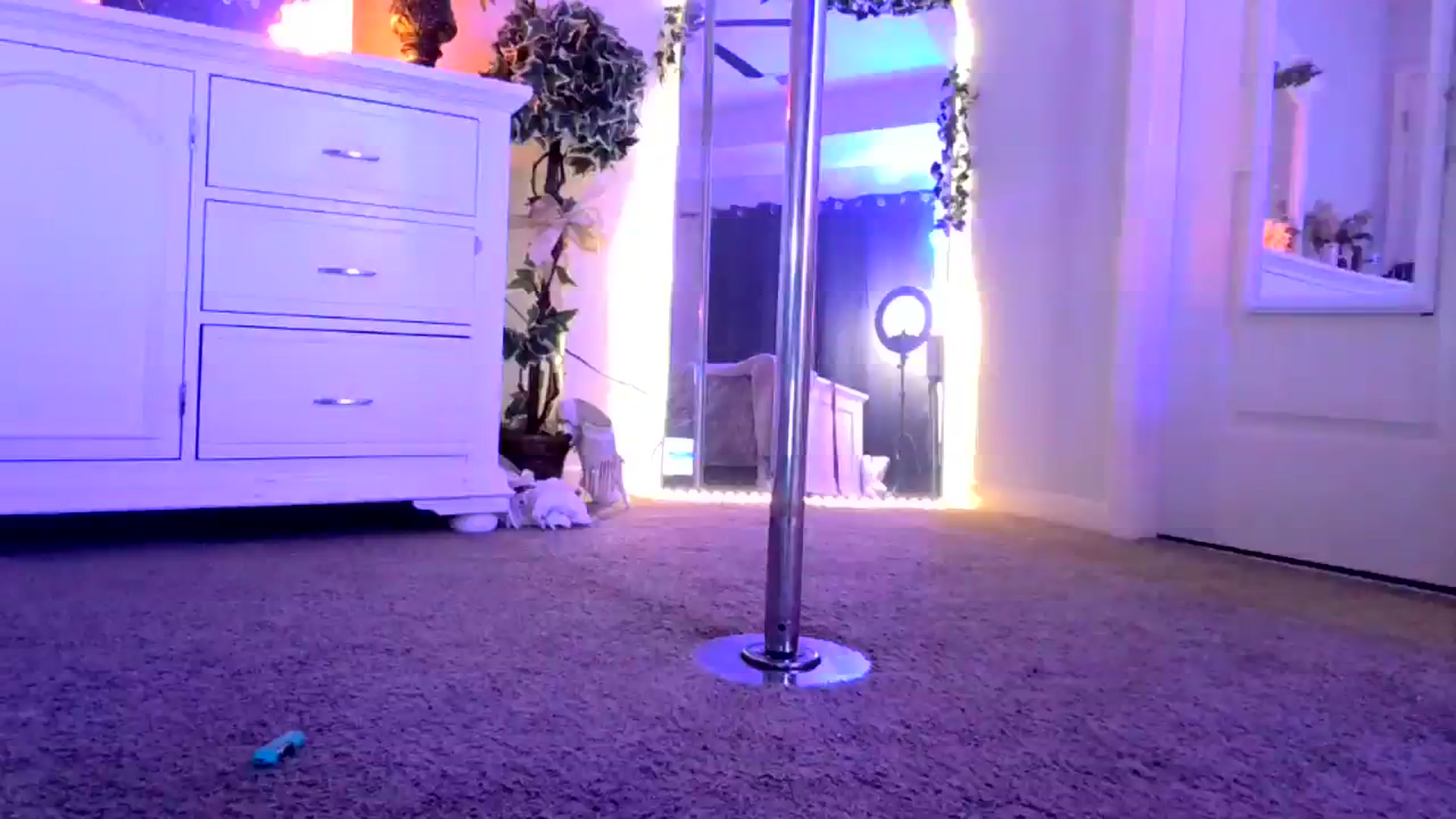 Gallery image thumbnail from MsMarilyn's myfreecams stream on, 01/25/2024, 18:14 image 5 of 20