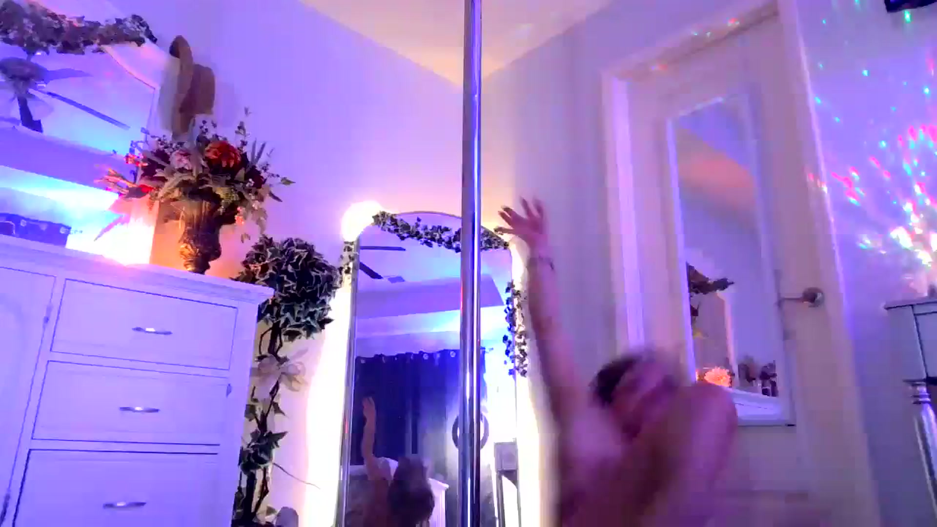 Gallery image thumbnail from MsMarilyn's myfreecams stream on, 01/25/2024, 19:05 image 5 of 20