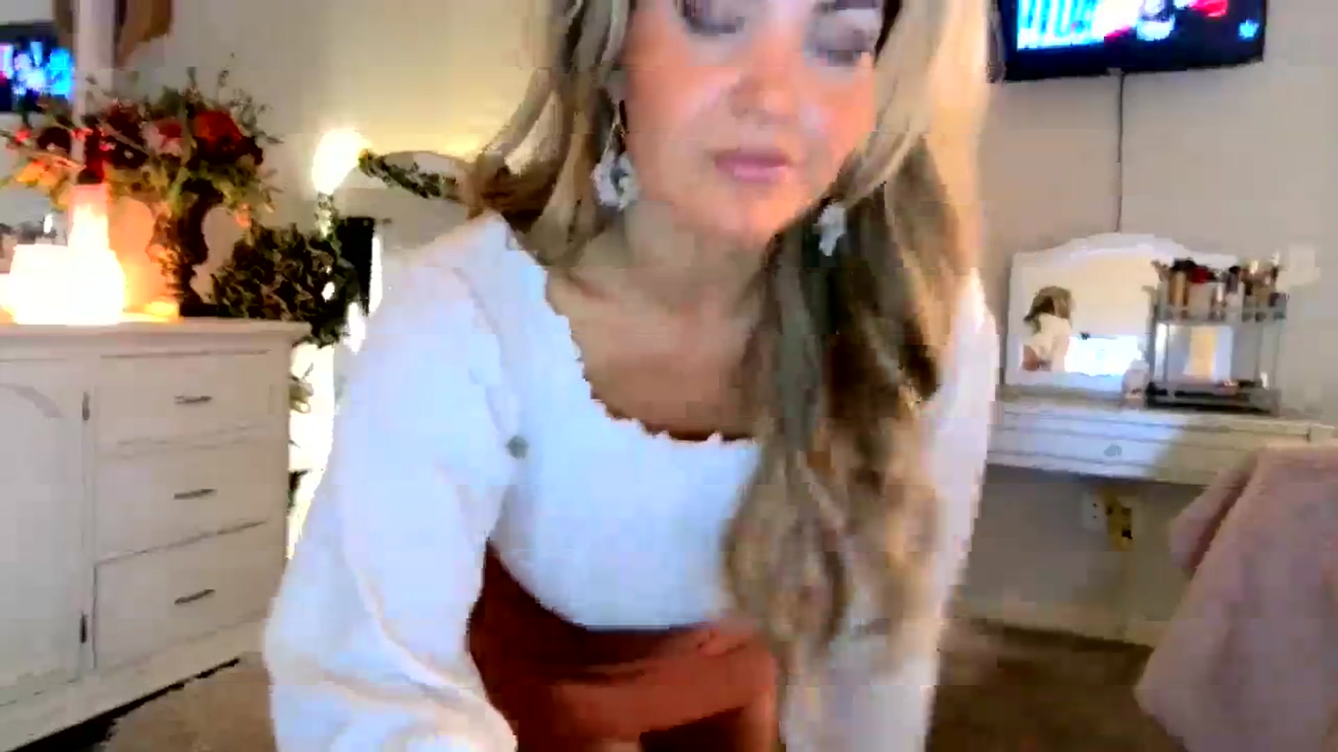 Gallery image thumbnail from MsMarilyn's myfreecams stream on, 01/26/2024, 15:32 image 10 of 20