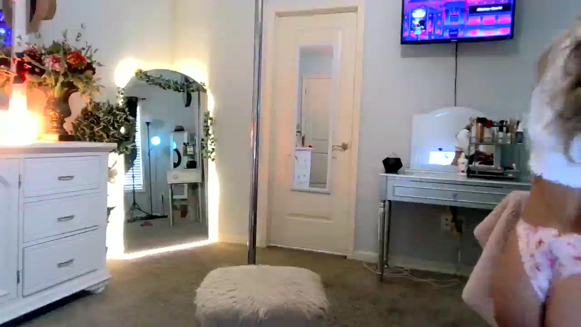 Gallery image thumbnail from MsMarilyn's myfreecams stream on, 01/26/2024, 17:16 image 11 of 20