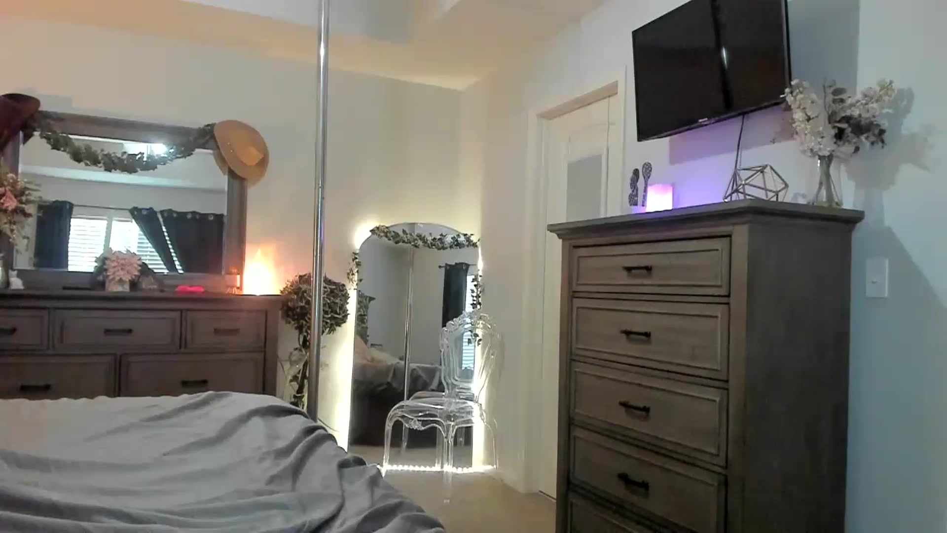Gallery image thumbnail from MsMarilyn's myfreecams stream on, 01/31/2024, 17:50 image 20 of 20