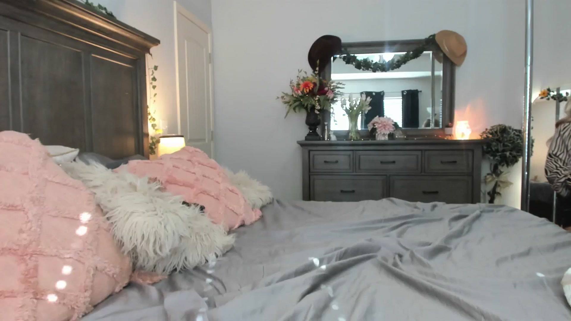 Gallery image thumbnail from MsMarilyn's myfreecams stream on, 02/05/2024, 18:13 image 20 of 20