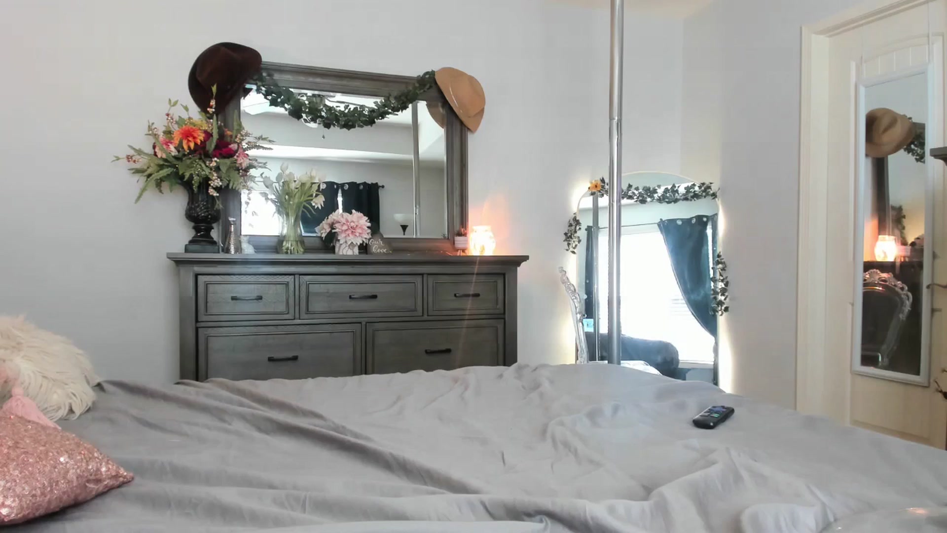Gallery image thumbnail from MsMarilyn's myfreecams stream on, 02/07/2024, 17:41 image 4 of 20