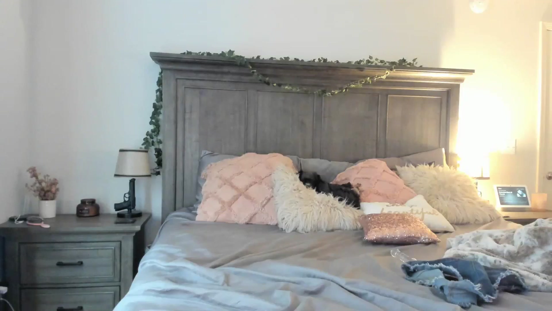 Gallery image thumbnail from MsMarilyn's myfreecams stream on, 02/12/2024, 18:22 image 6 of 20