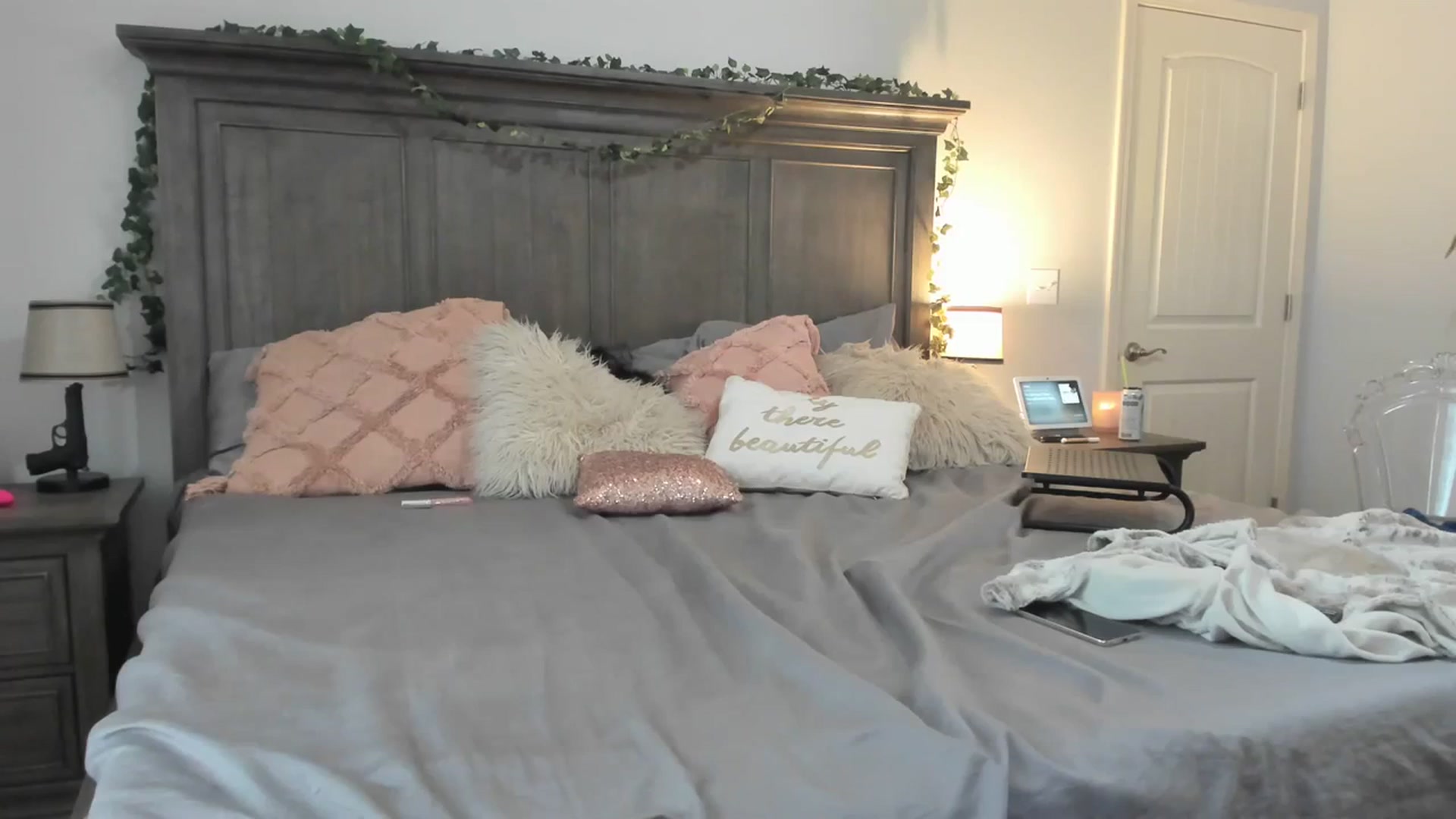 Gallery image thumbnail from MsMarilyn's myfreecams stream on, 02/15/2024, 19:24 image 10 of 20