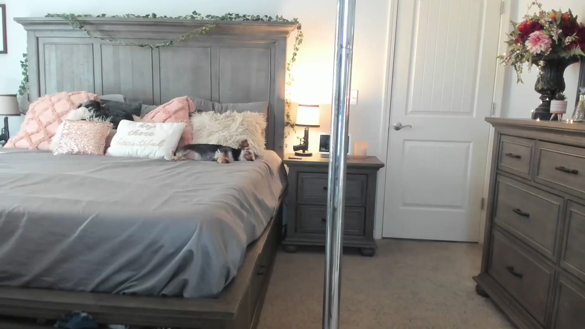 Gallery image thumbnail from MsMarilyn's myfreecams stream on, 02/21/2024, 17:03 image 7 of 20
