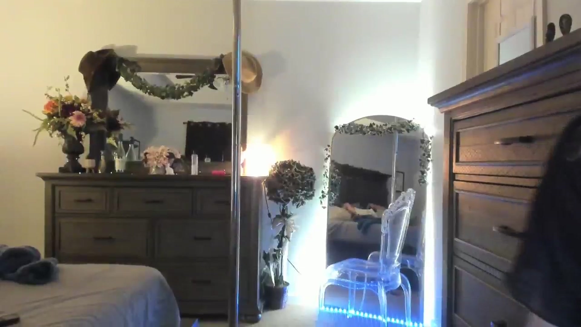Gallery image thumbnail from MsMarilyn's myfreecams stream on, 03/01/2024, 20:24 image 15 of 20