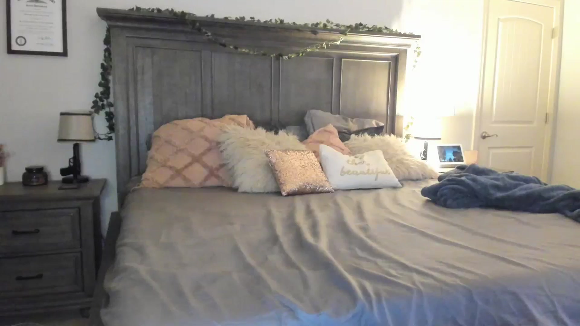 Gallery image thumbnail from MsMarilyn's myfreecams stream on, 03/01/2024, 20:24 image 11 of 20