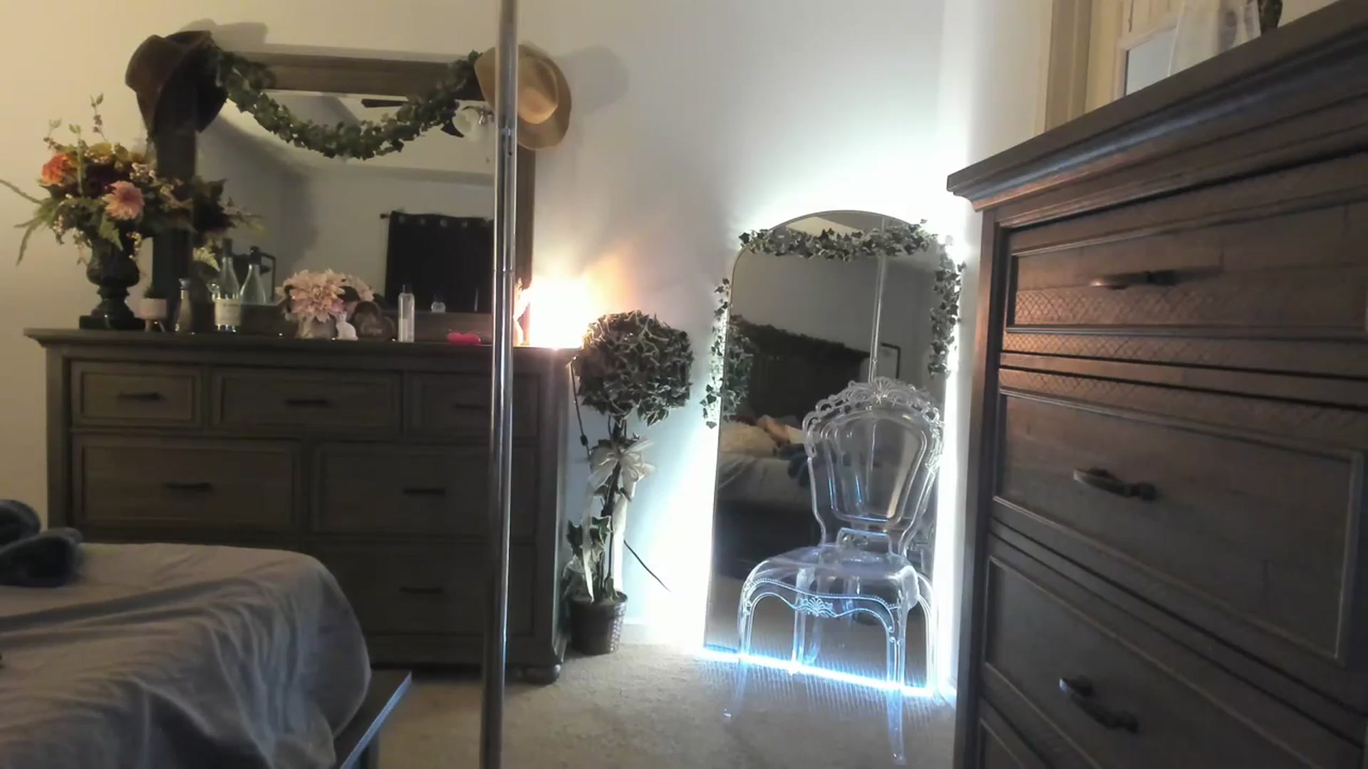 Gallery image thumbnail from MsMarilyn's myfreecams stream on, 03/01/2024, 20:24 image 18 of 20