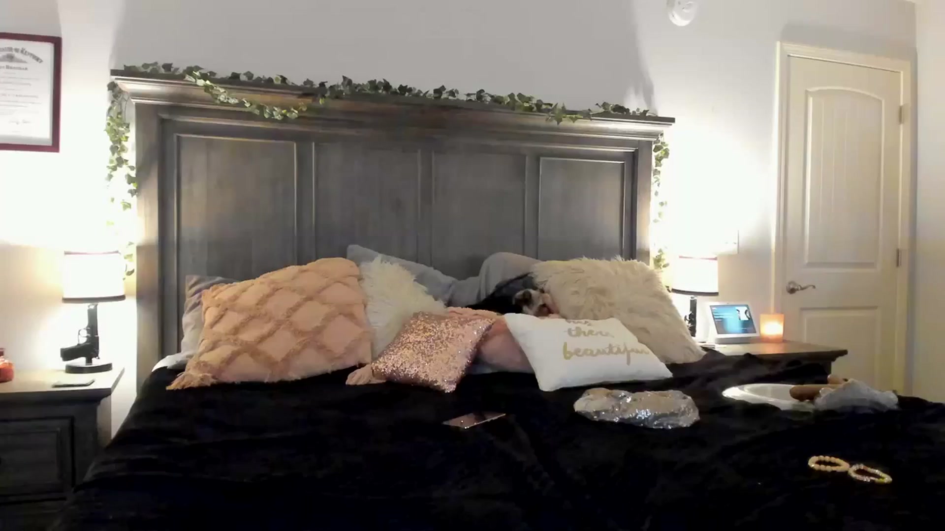 Gallery image thumbnail from MsMarilyn's myfreecams stream on, 03/06/2024, 19:16 image 1 of 20