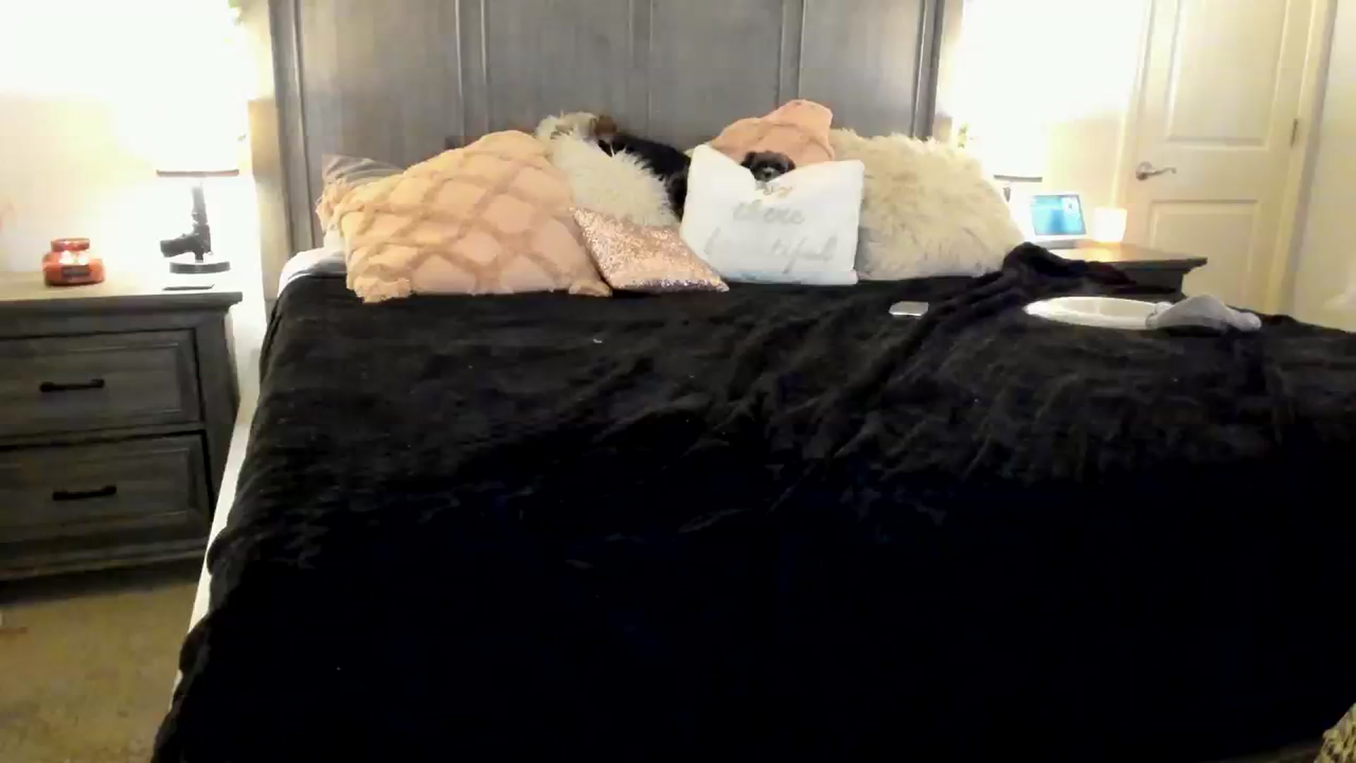 Gallery image thumbnail from MsMarilyn's myfreecams stream on, 03/06/2024, 19:56 image 3 of 20