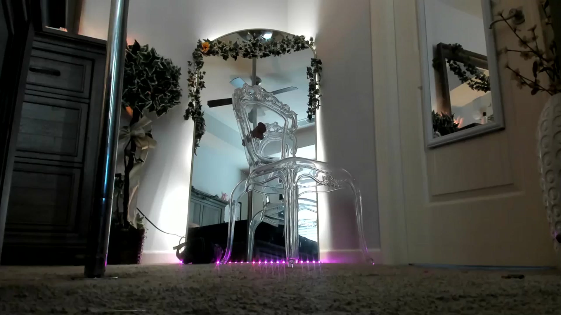 Gallery image thumbnail from MsMarilyn's myfreecams stream on, 03/12/2024, 22:09 image 15 of 20
