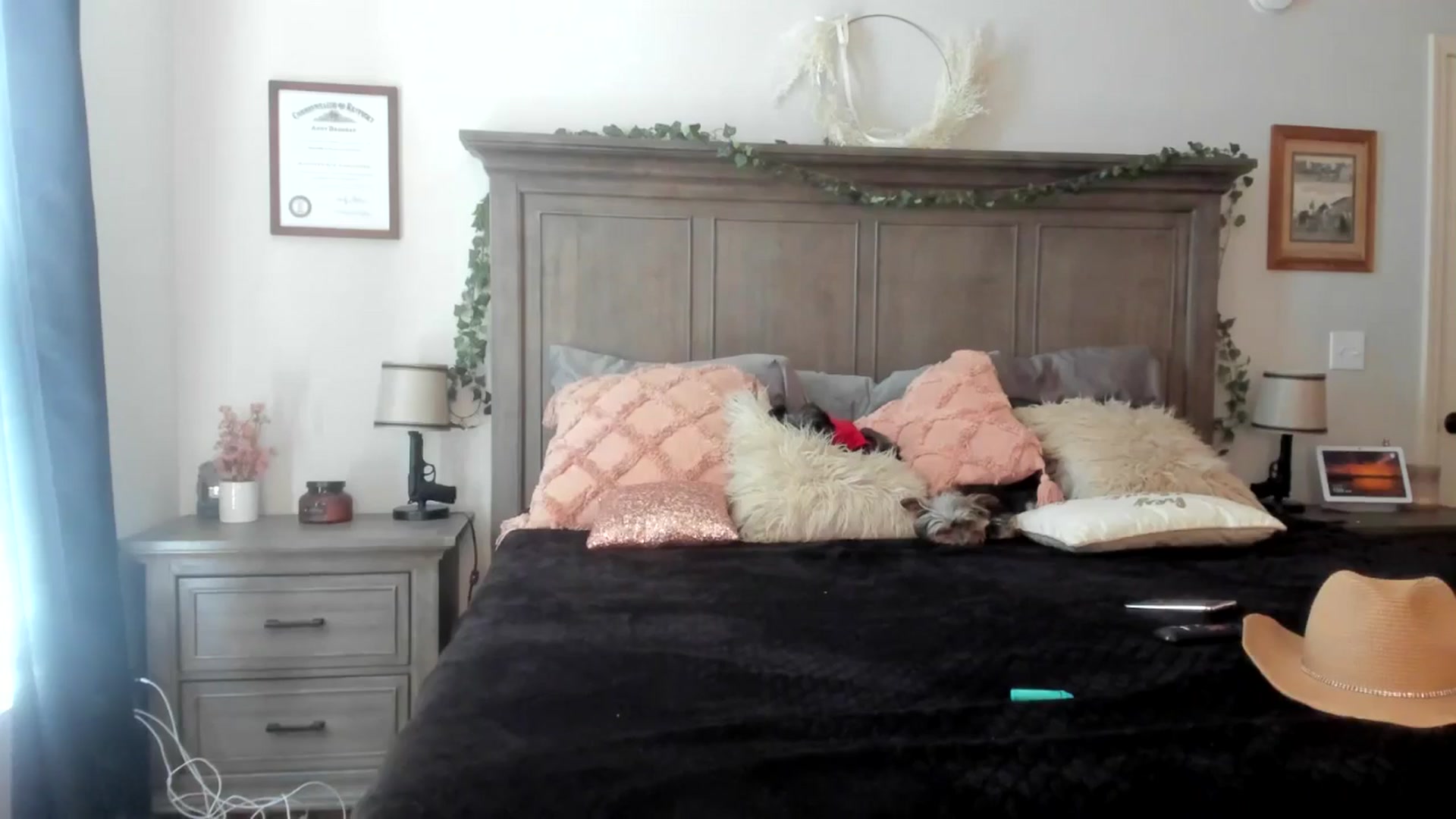 Gallery image thumbnail from MsMarilyn's myfreecams stream on, 04/22/2024, 18:03 image 2 of 20
