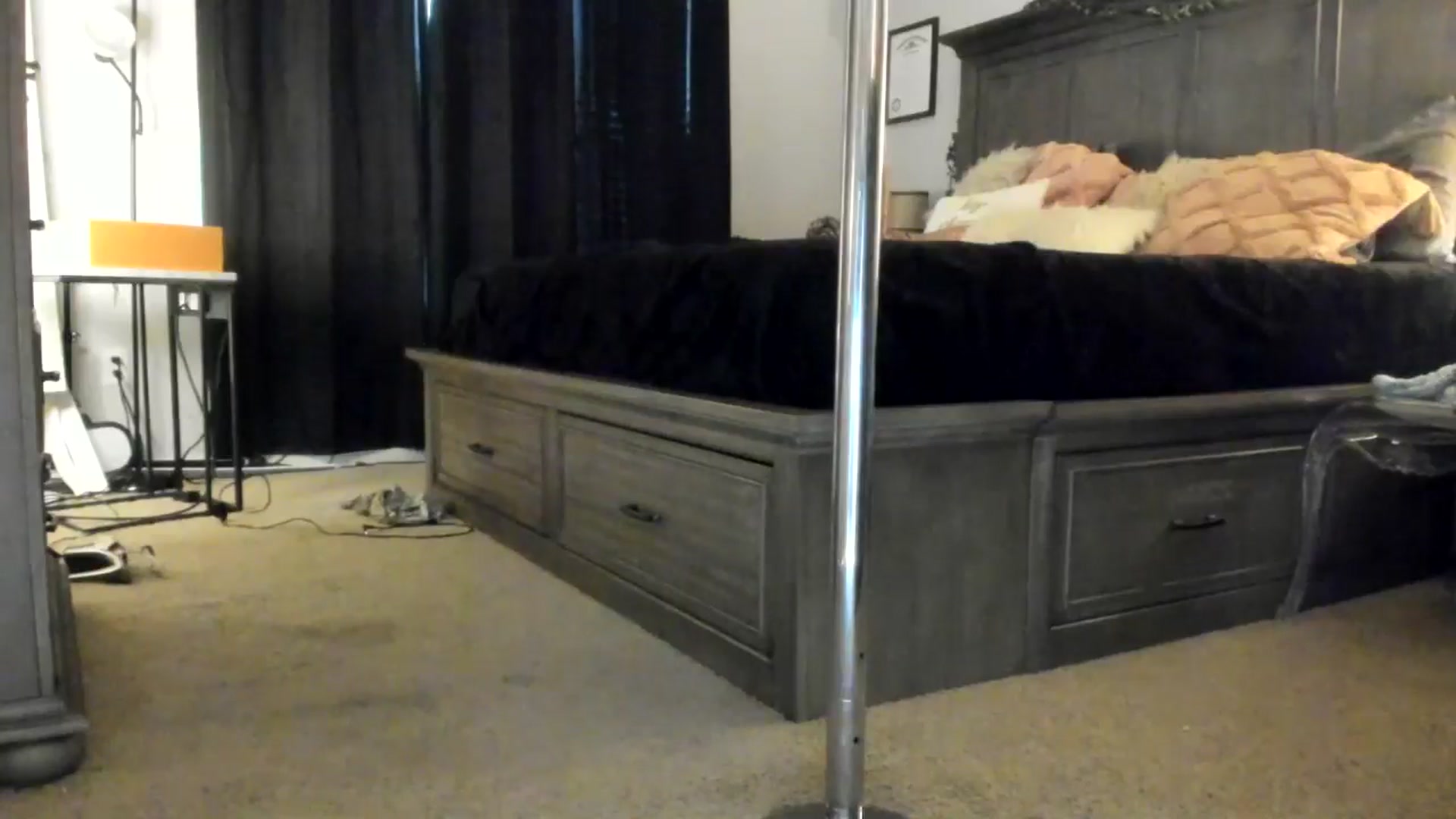 Gallery image thumbnail from MsMarilyn's myfreecams stream on, 05/06/2024, 19:25 image 19 of 20