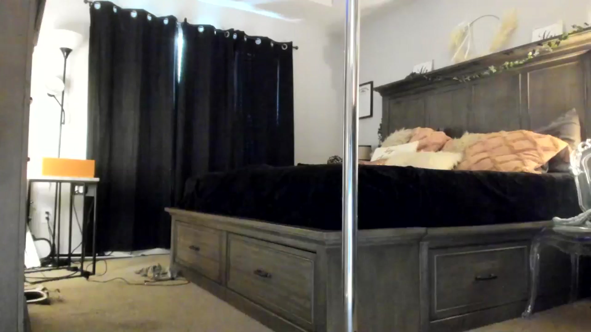 Gallery image thumbnail from MsMarilyn's myfreecams stream on, 05/06/2024, 20:05 image 5 of 20
