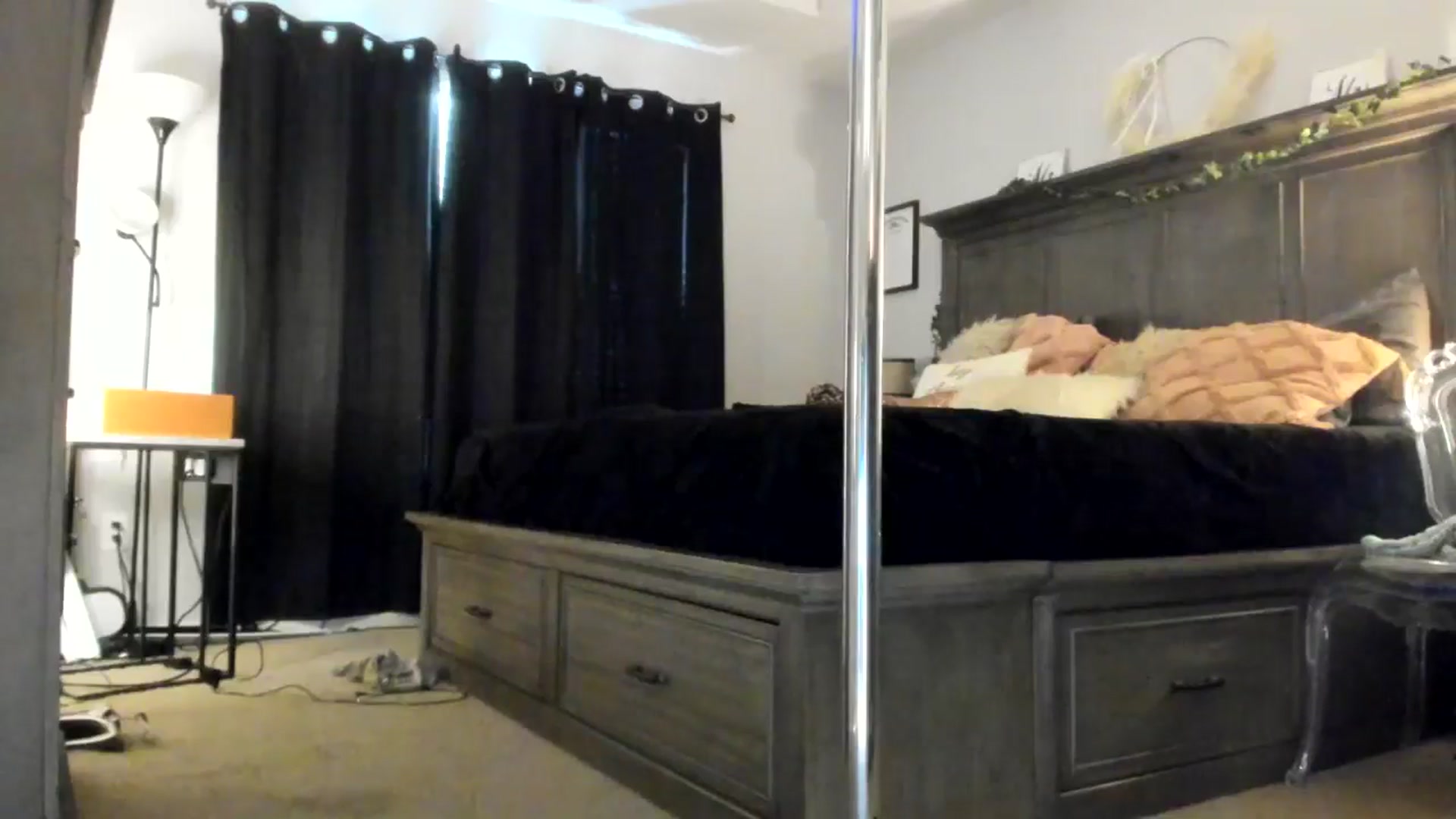 Gallery image thumbnail from MsMarilyn's myfreecams stream on, 05/06/2024, 20:05 image 7 of 20
