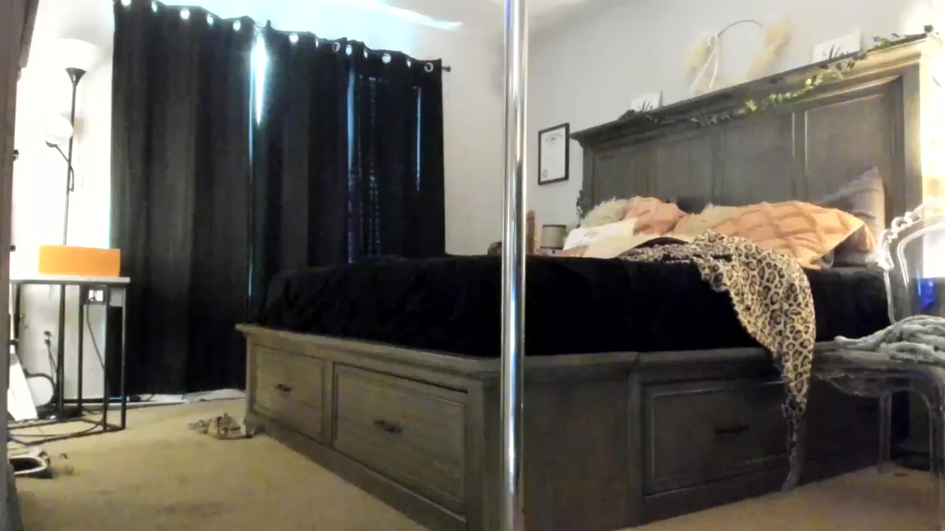 Gallery image thumbnail from MsMarilyn's myfreecams stream on, 05/06/2024, 20:19 image 2 of 20