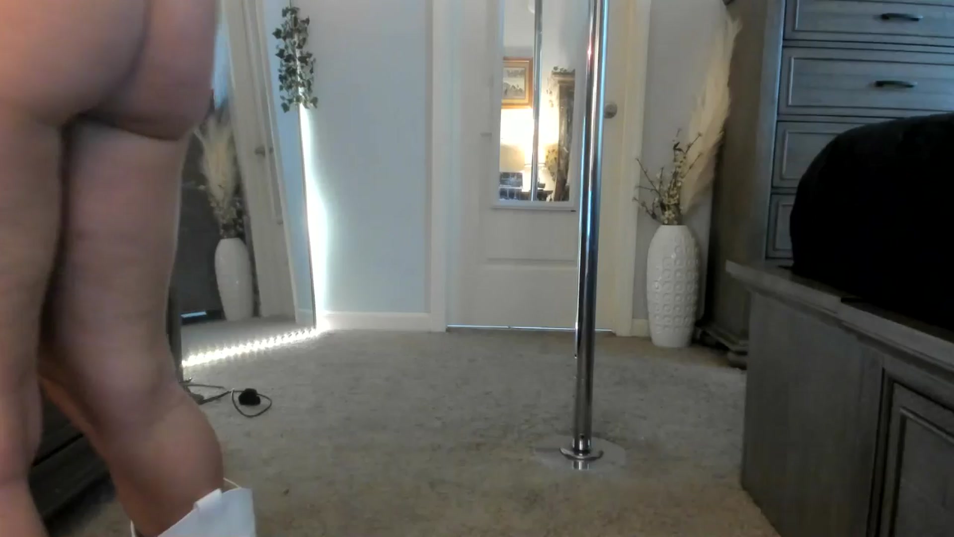 Gallery image thumbnail from MsMarilyn's myfreecams stream on, 05/16/2024, 16:11 image 17 of 20
