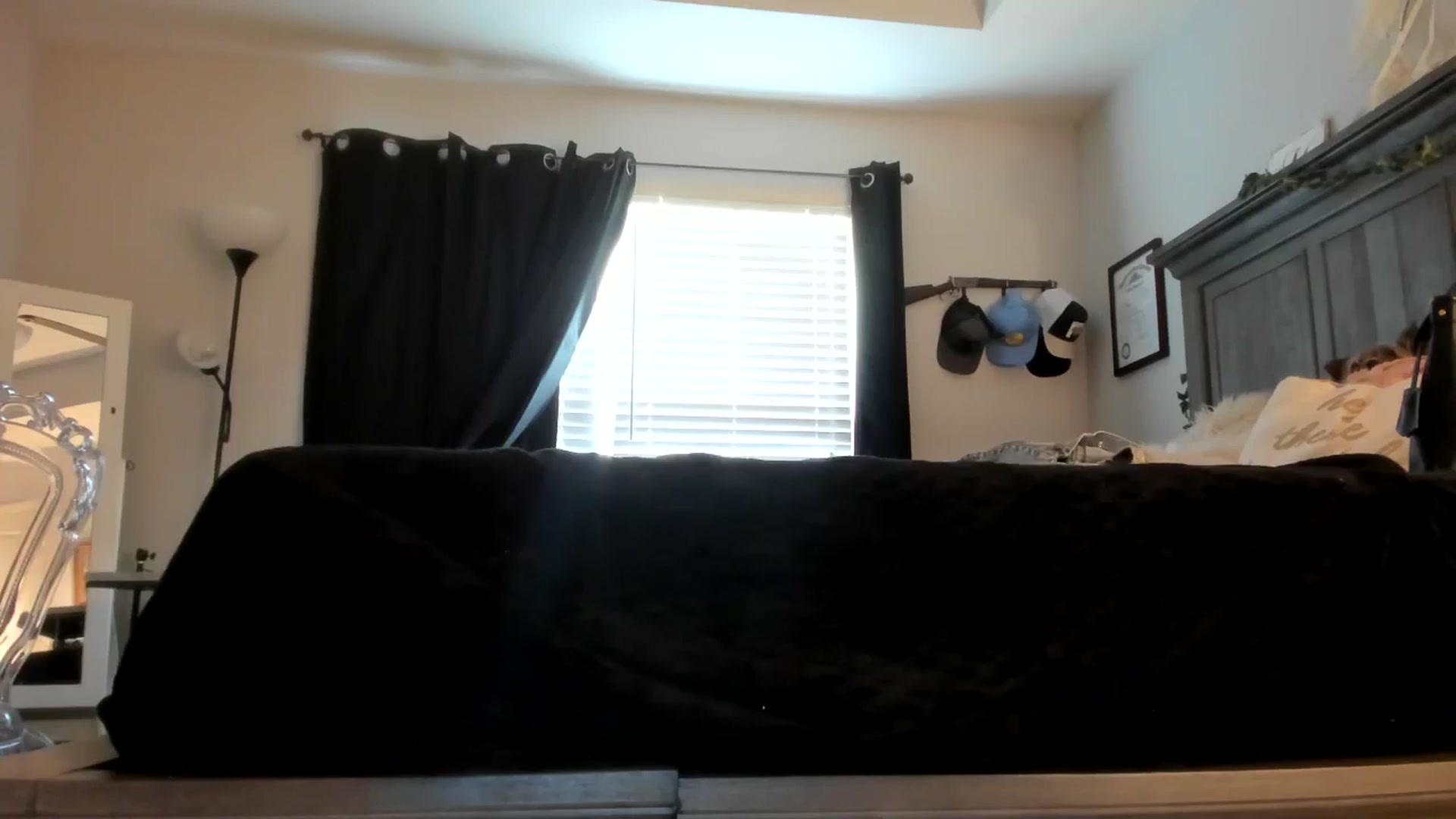 Gallery image thumbnail from MsMarilyn's myfreecams stream on, 05/16/2024, 18:15 image 12 of 20