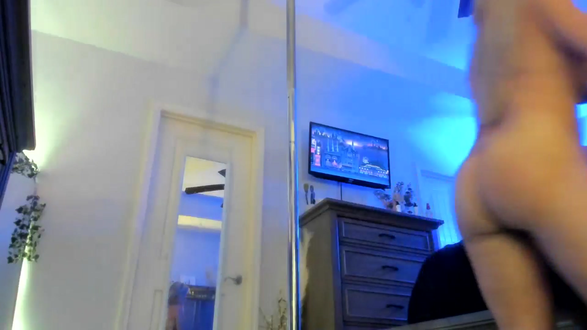 Gallery image thumbnail from MsMarilyn's myfreecams stream on, 05/16/2024, 23:49 image 14 of 20