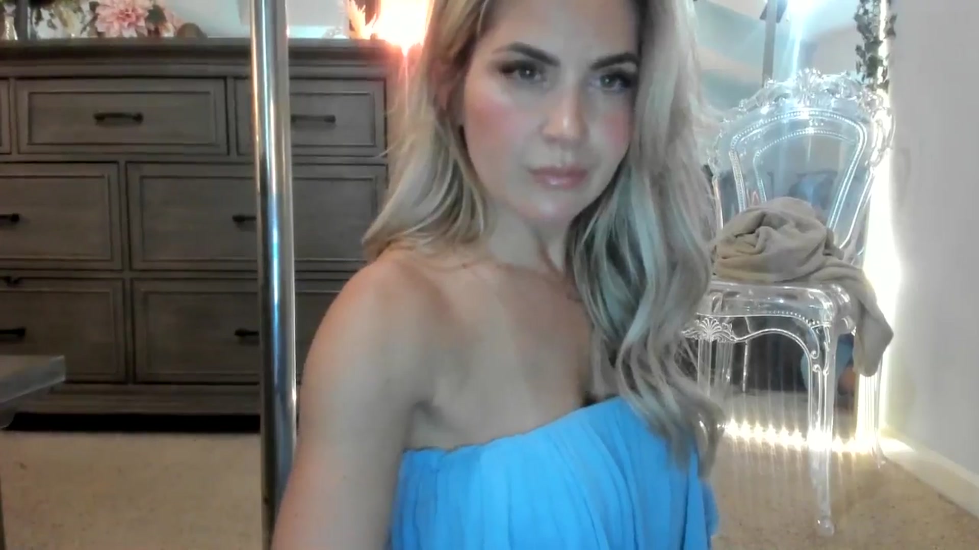Gallery image thumbnail from MsMarilyn's myfreecams stream on, 05/18/2024, 17:08 image 17 of 20