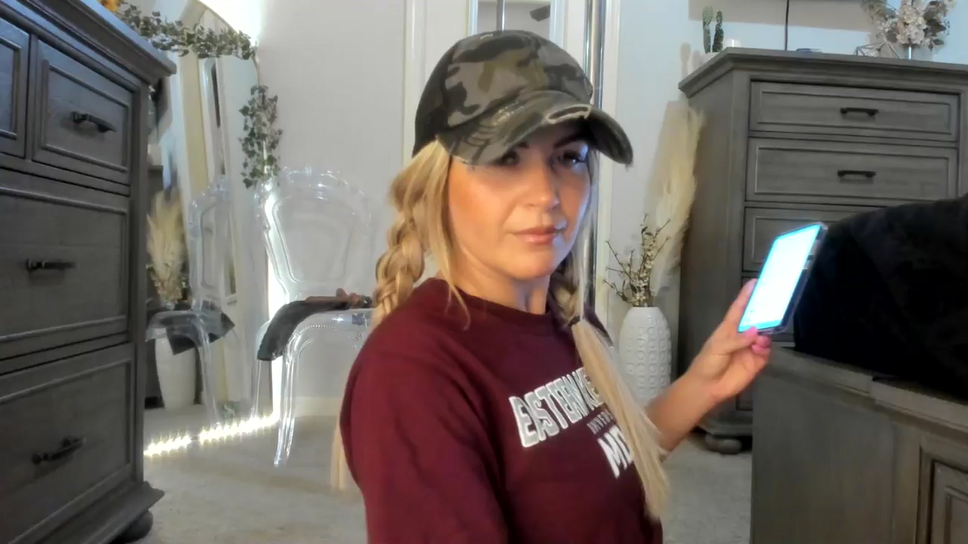 Gallery image thumbnail from MsMarilyn's myfreecams stream on, 05/26/2024, 17:07 image 13 of 20