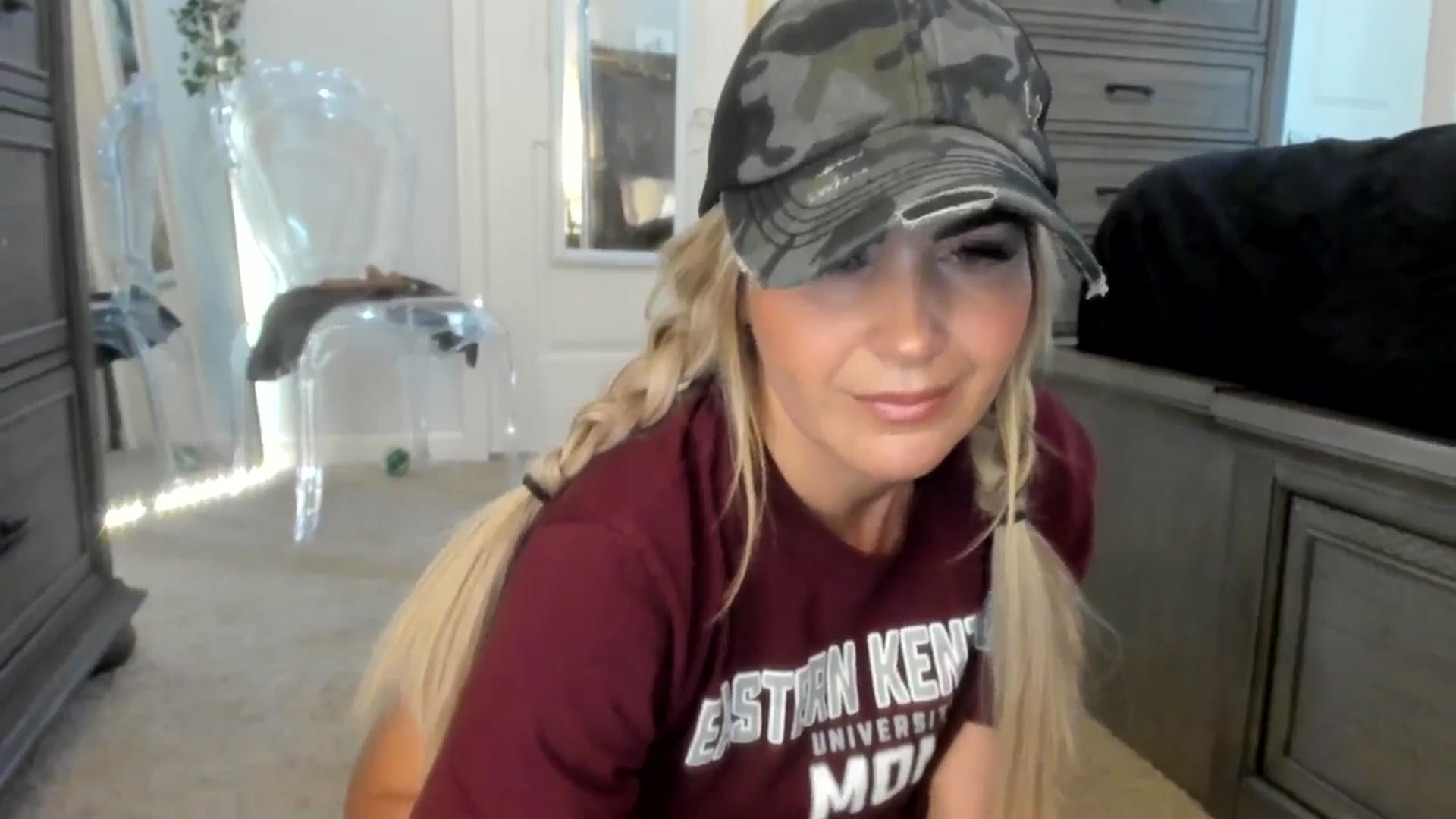Gallery image thumbnail from MsMarilyn's myfreecams stream on, 05/26/2024, 17:07 image 2 of 20