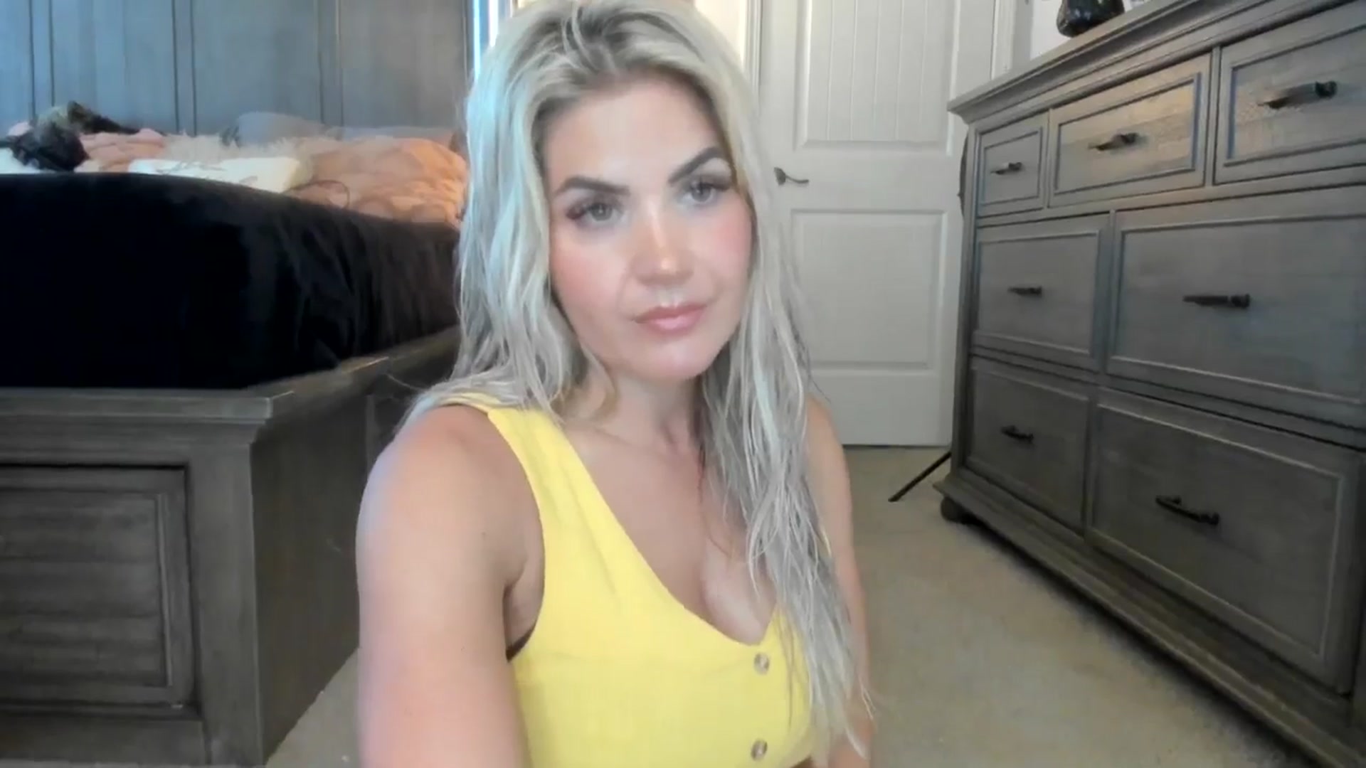 Gallery image thumbnail from MsMarilyn's myfreecams stream on, 05/29/2024, 14:08 image 9 of 20