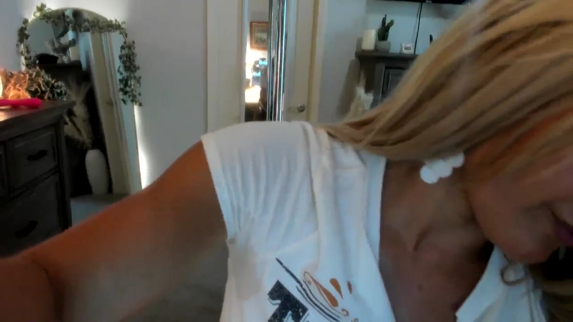 Gallery image thumbnail from MsMarilyn's myfreecams stream on, 06/24/2024, 20:18 image 10 of 20
