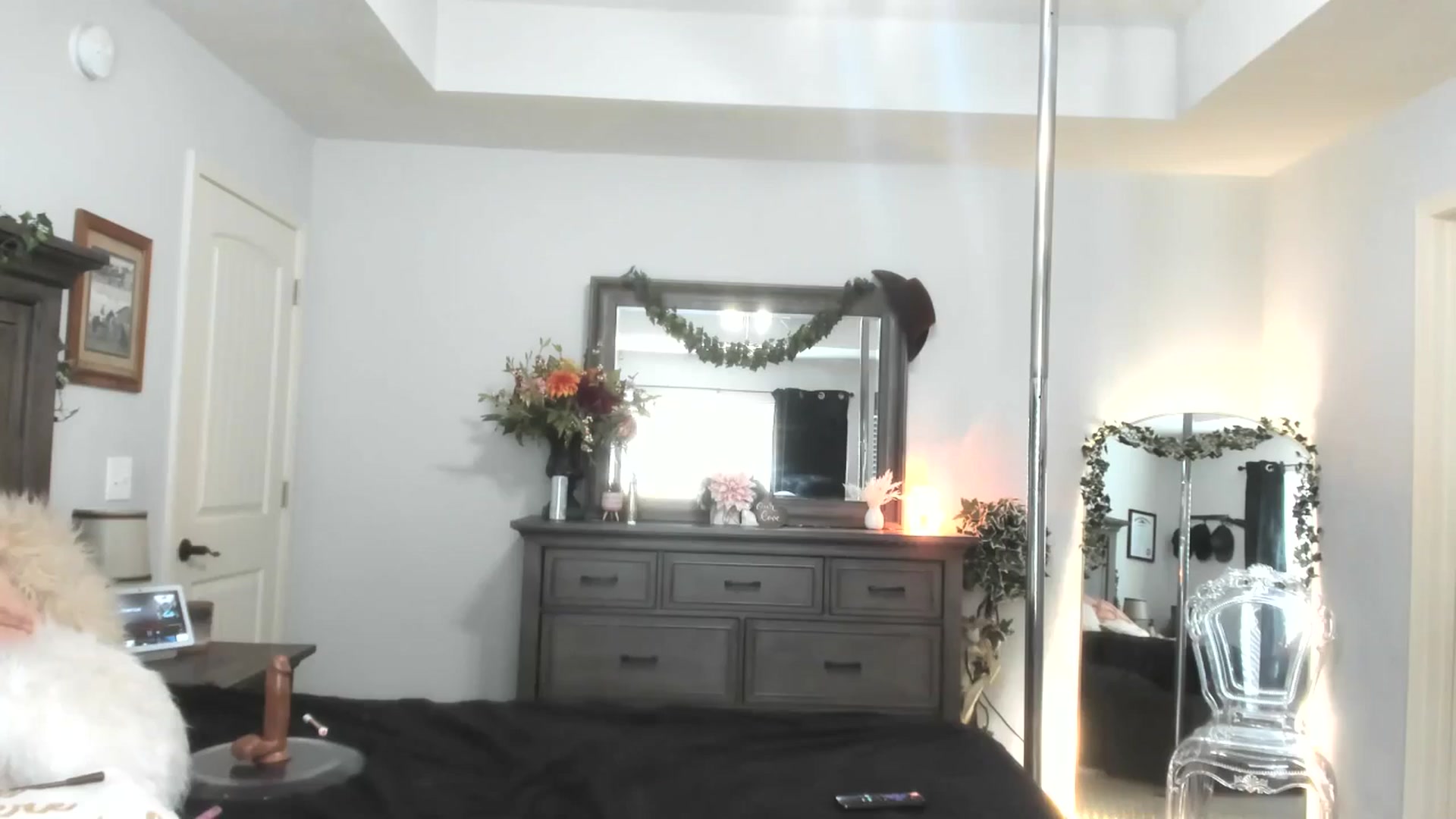 Gallery image thumbnail from MsMarilyn's myfreecams stream on, 06/26/2024, 20:59 image 12 of 20