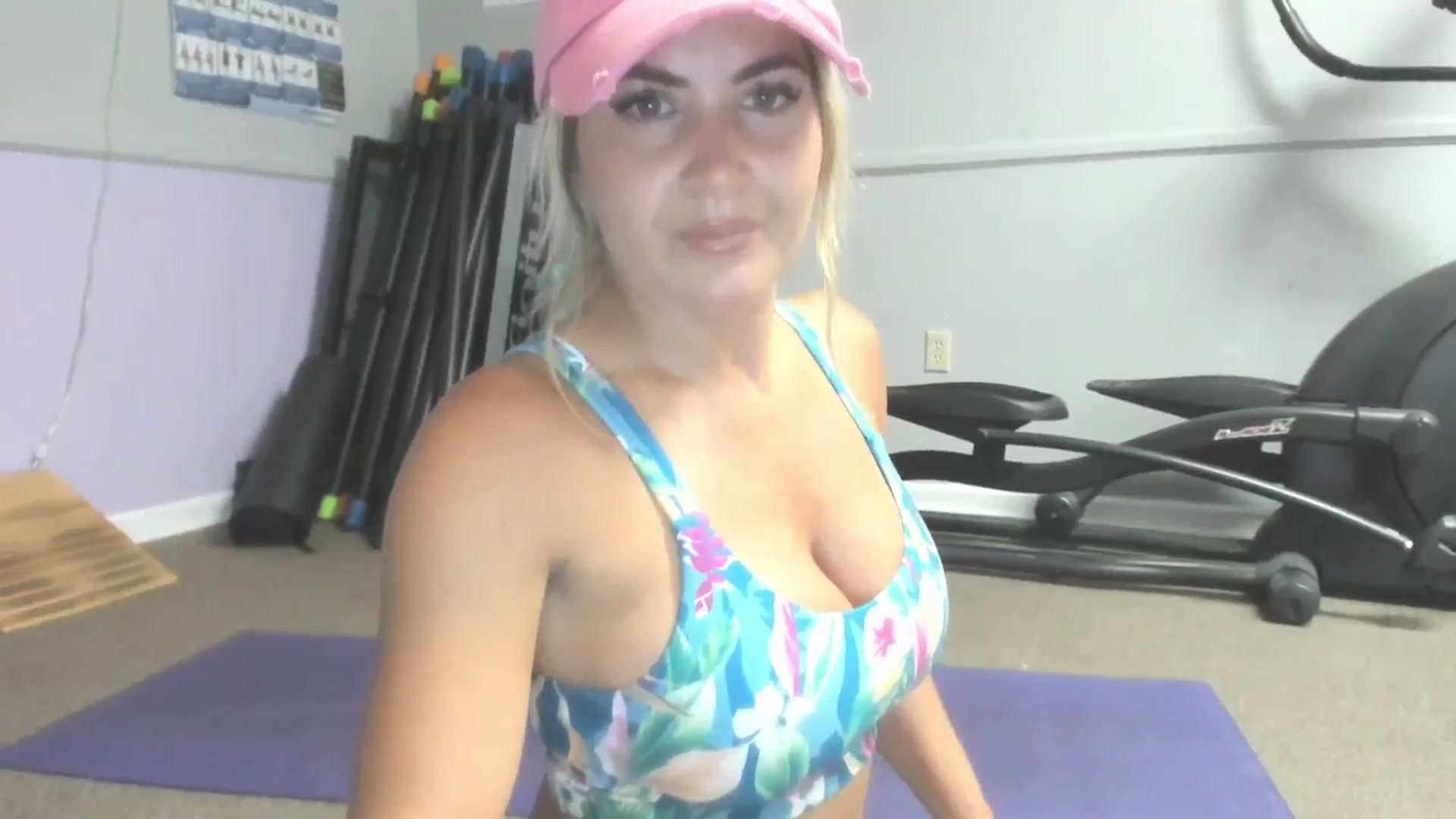 Gallery image thumbnail from MsMarilyn's myfreecams stream on, 06/30/2024, 11:28 image 5 of 20