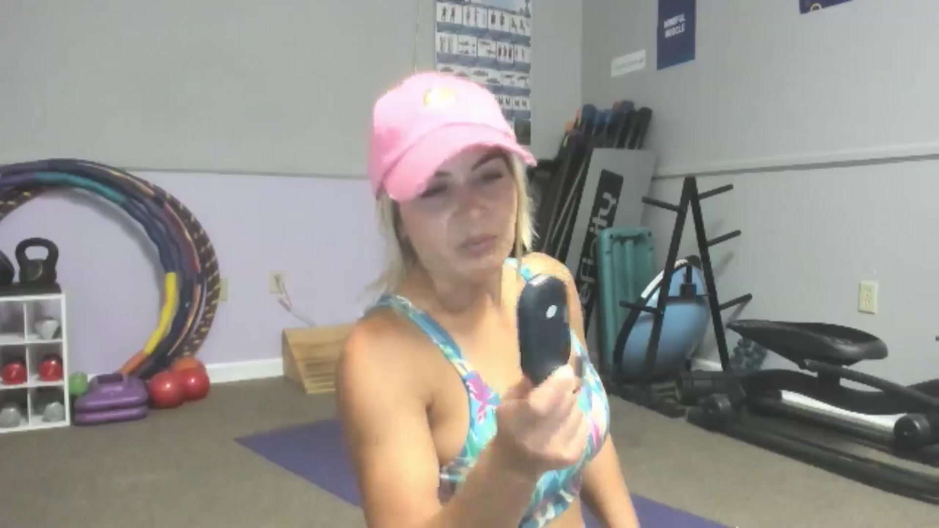 Gallery image thumbnail from MsMarilyn's myfreecams stream on, 06/30/2024, 11:28 image 16 of 20