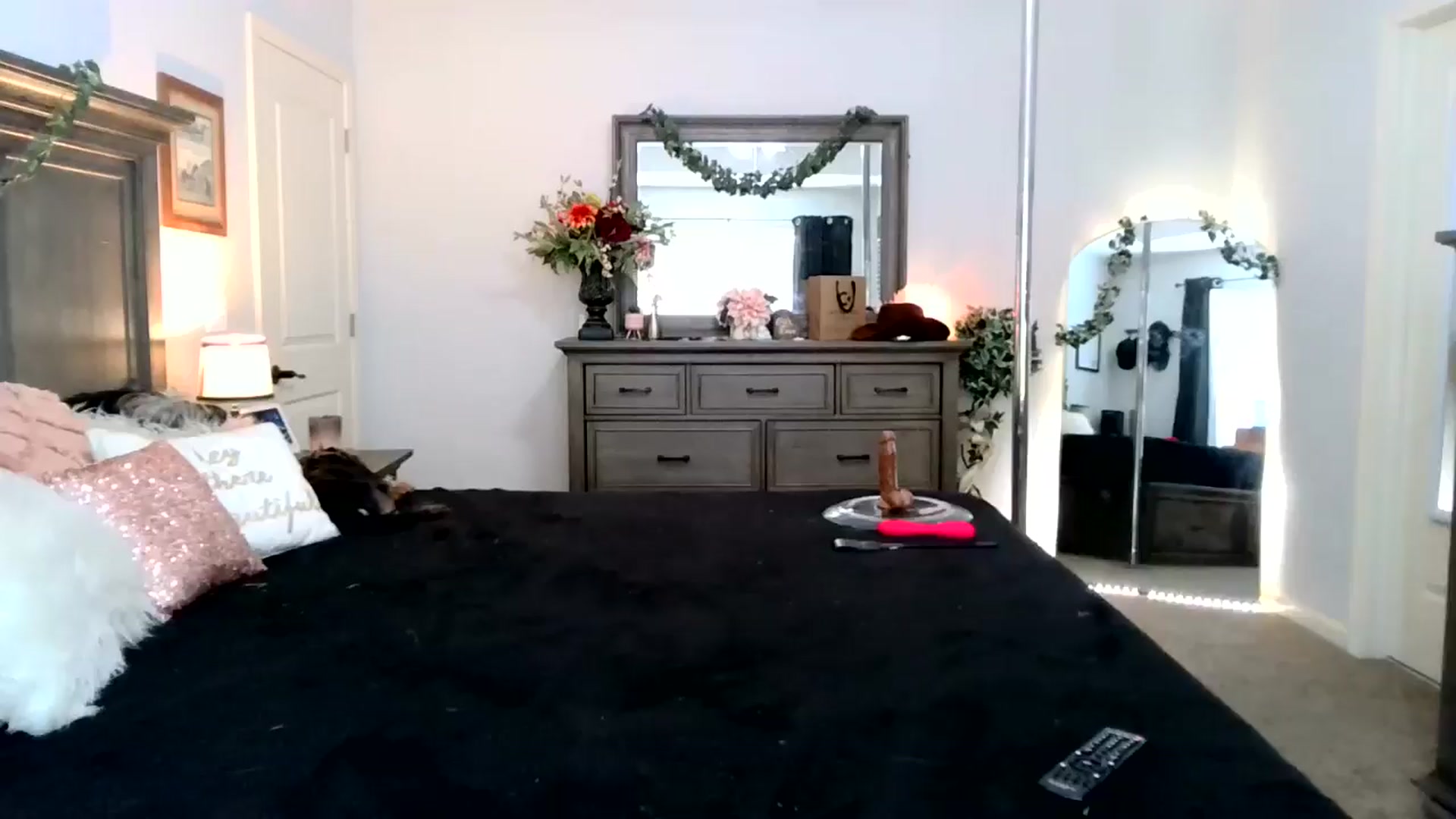 Gallery image thumbnail from MsMarilyn's myfreecams stream on, 07/16/2024, 18:15 image 15 of 20