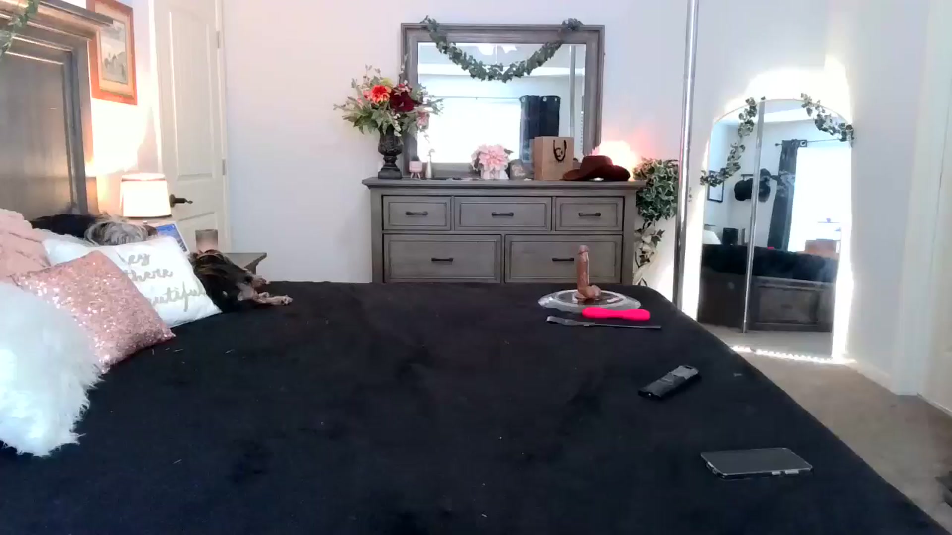 Gallery image thumbnail from MsMarilyn's myfreecams stream on, 07/16/2024, 19:33 image 1 of 20