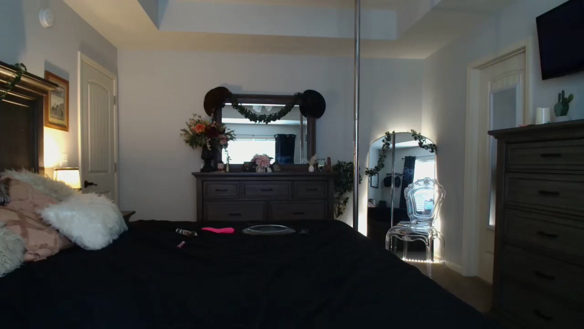 Gallery image thumbnail from MsMarilyn's myfreecams stream on, 07/20/2024, 17:44 image 5 of 20