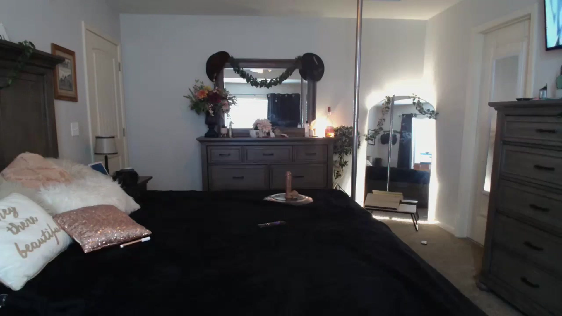 Gallery image thumbnail from MsMarilyn's myfreecams stream on, 07/22/2024, 18:58 image 18 of 20