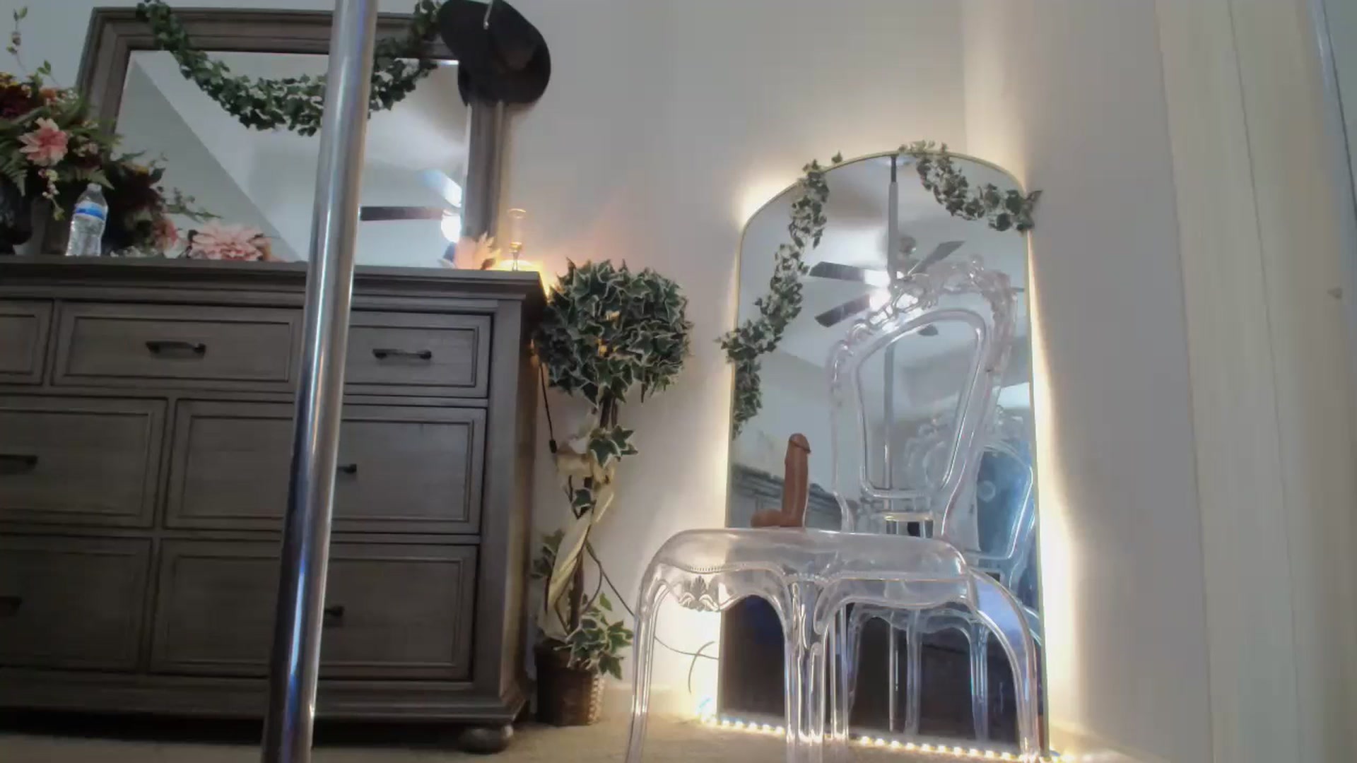 Gallery image thumbnail from MsMarilyn's myfreecams stream on, 07/24/2024, 18:28 image 4 of 20