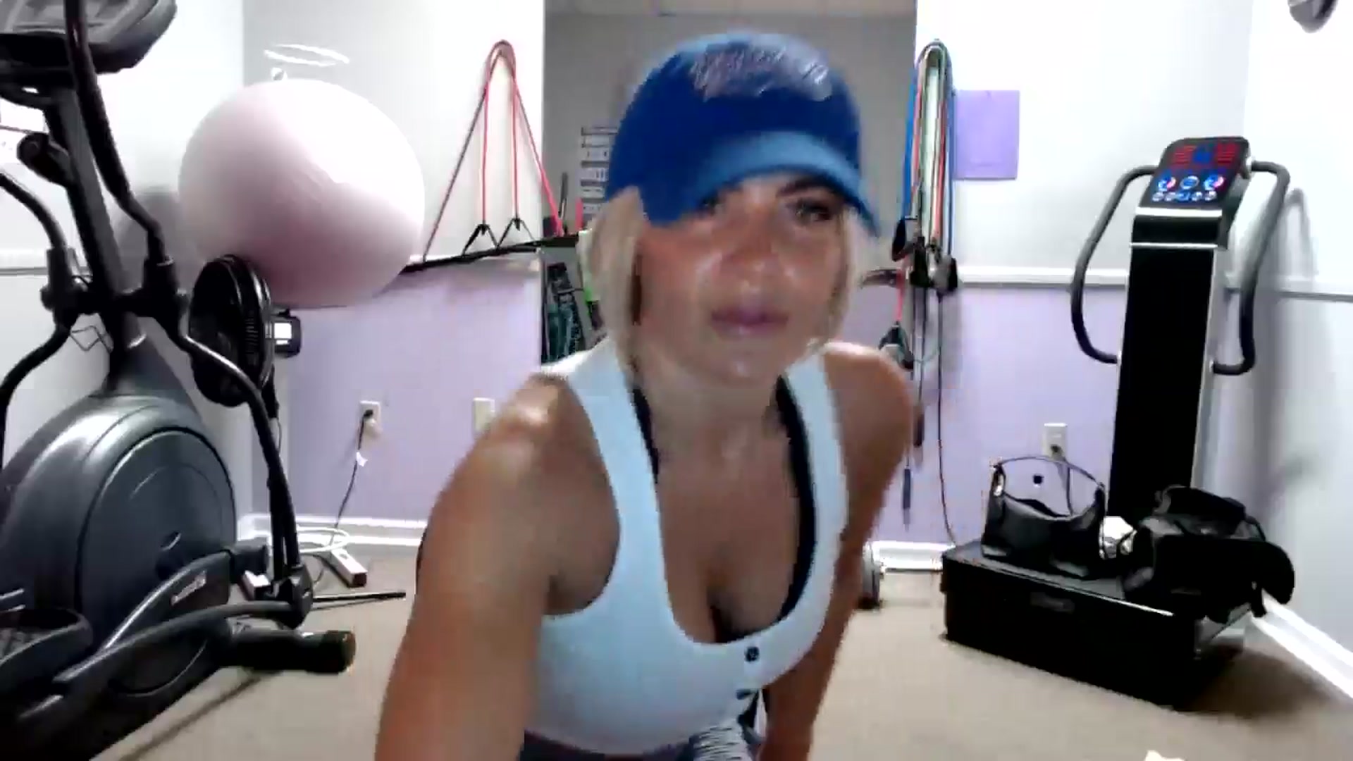 Gallery image thumbnail from MsMarilyn's myfreecams stream on, 08/09/2024, 10:38 image 6 of 20
