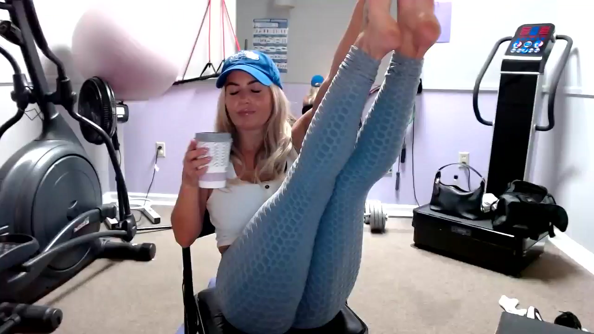 Gallery image thumbnail from MsMarilyn's myfreecams stream on, 08/09/2024, 10:38 image 1 of 20