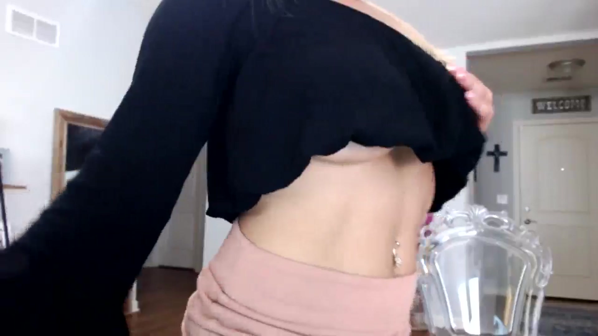Gallery image thumbnail from MsMarilyn's myfreecams stream on, 08/21/2024, 18:20 image 10 of 20