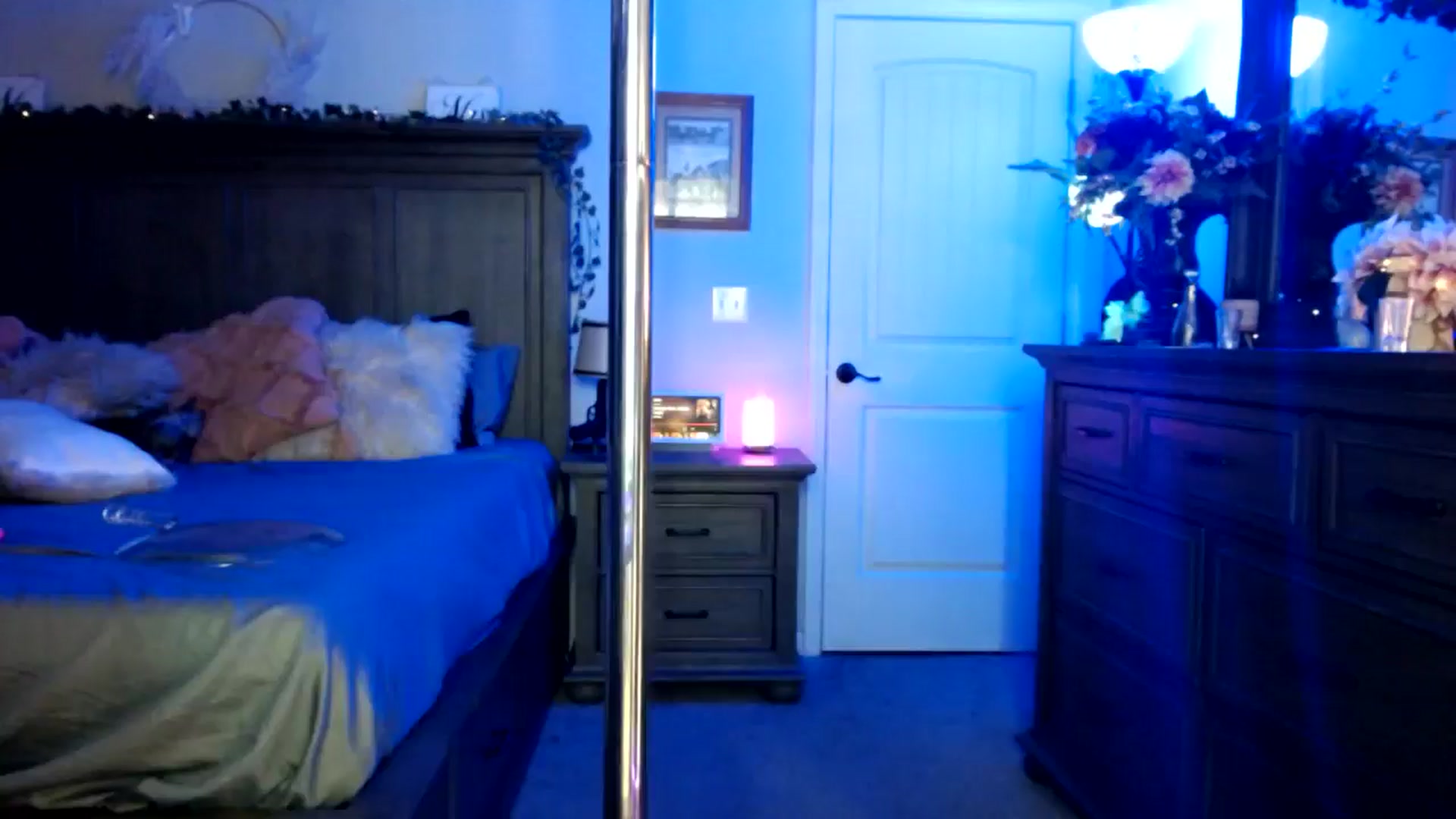 Gallery image thumbnail from MsMarilyn's myfreecams stream on, 08/26/2024, 21:49 image 11 of 20