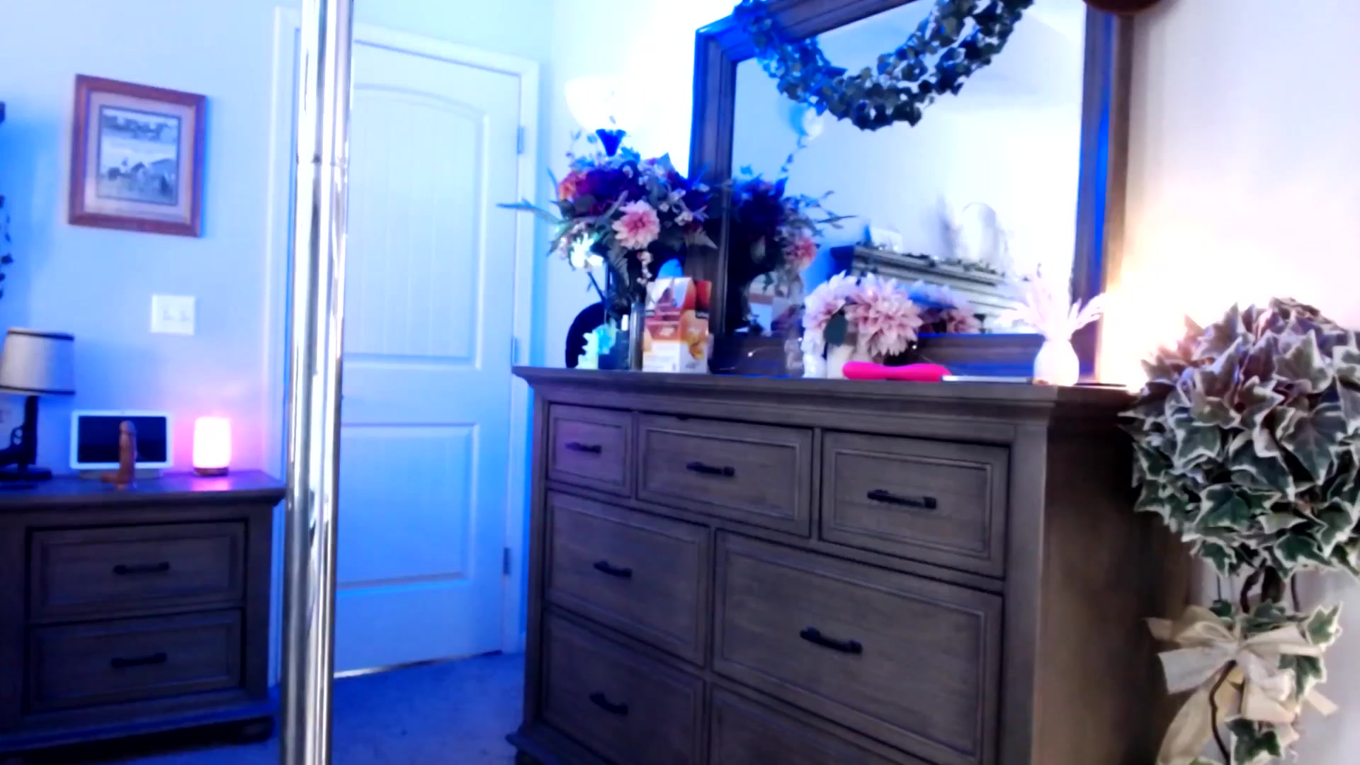 Gallery image thumbnail from MsMarilyn's myfreecams stream on, 09/03/2024, 20:35 image 10 of 20