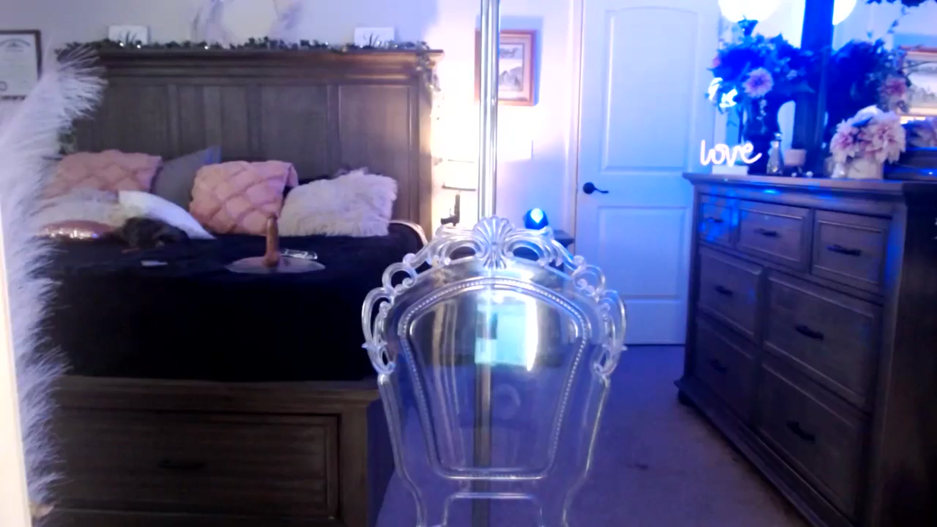 Gallery image thumbnail from MsMarilyn's myfreecams stream on, 09/12/2024, 18:36 image 7 of 20