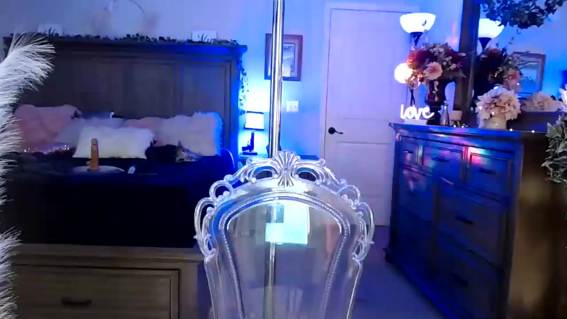Gallery image thumbnail from MsMarilyn's myfreecams stream on, 09/18/2024, 17:32 image 15 of 20