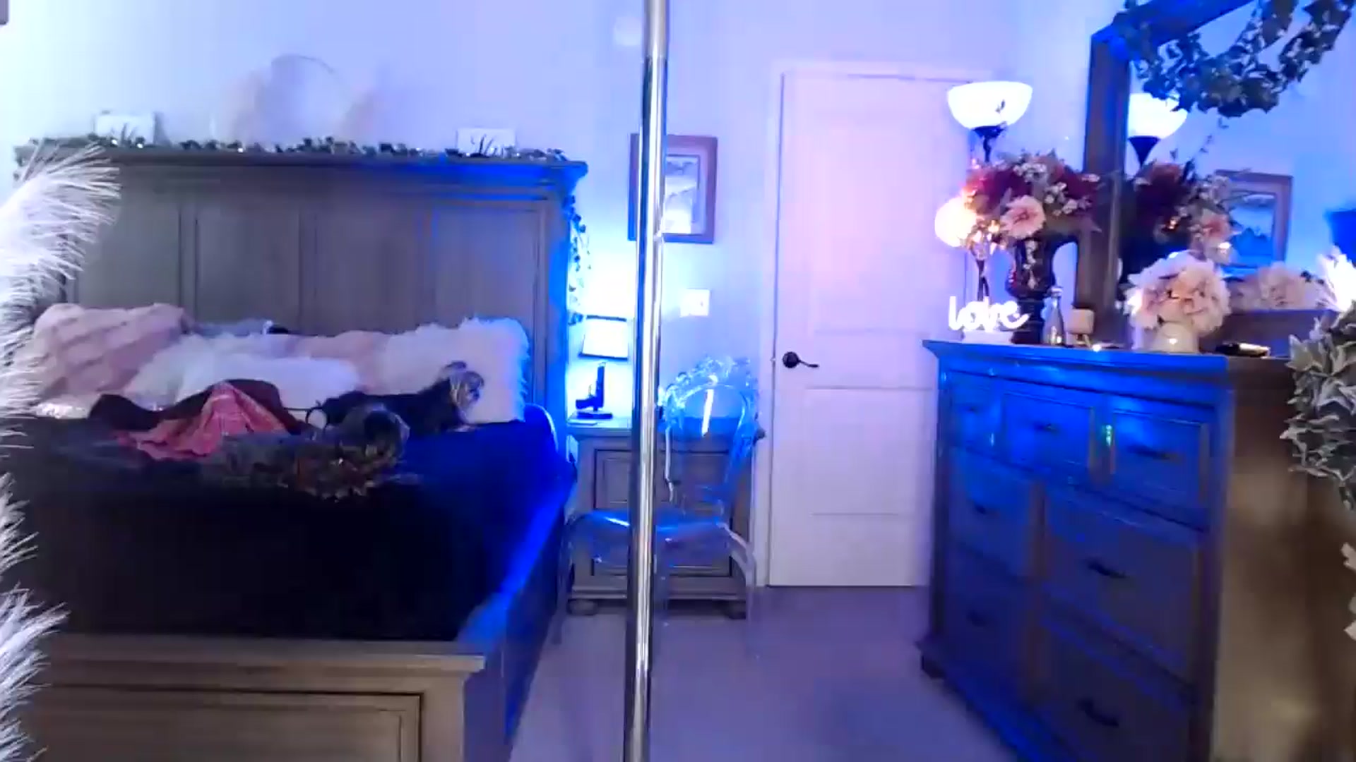 Gallery image thumbnail from MsMarilyn's myfreecams stream on, 09/18/2024, 18:48 image 16 of 20